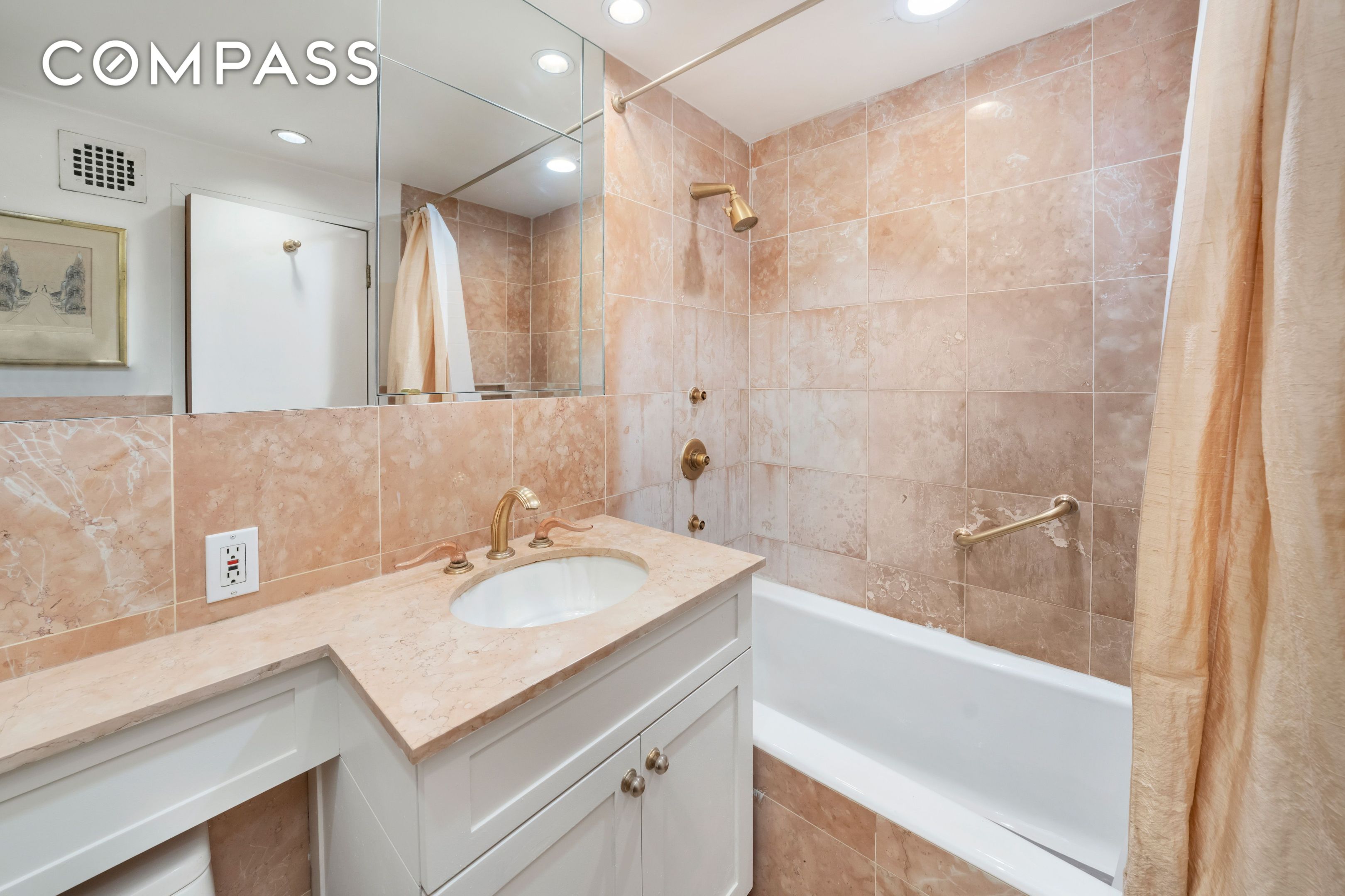 25 Sutton Place S 8G