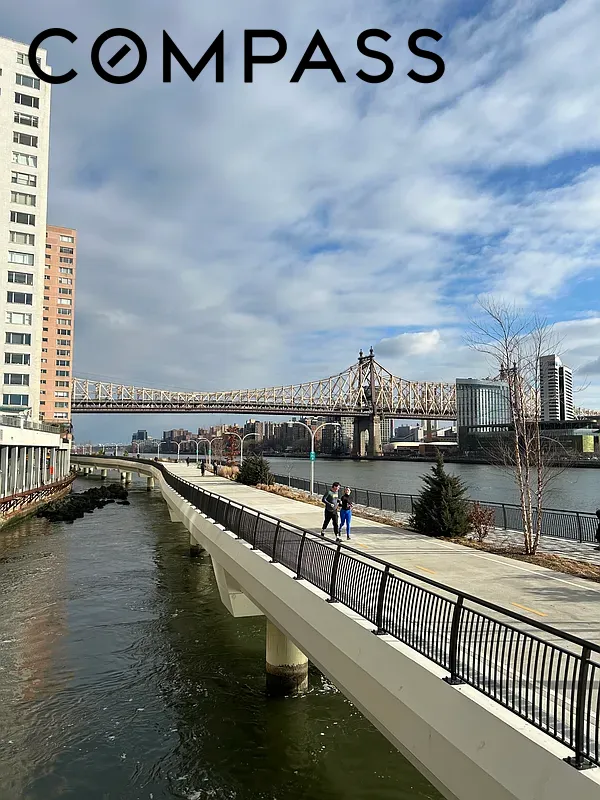 25 Sutton Place S 9R
