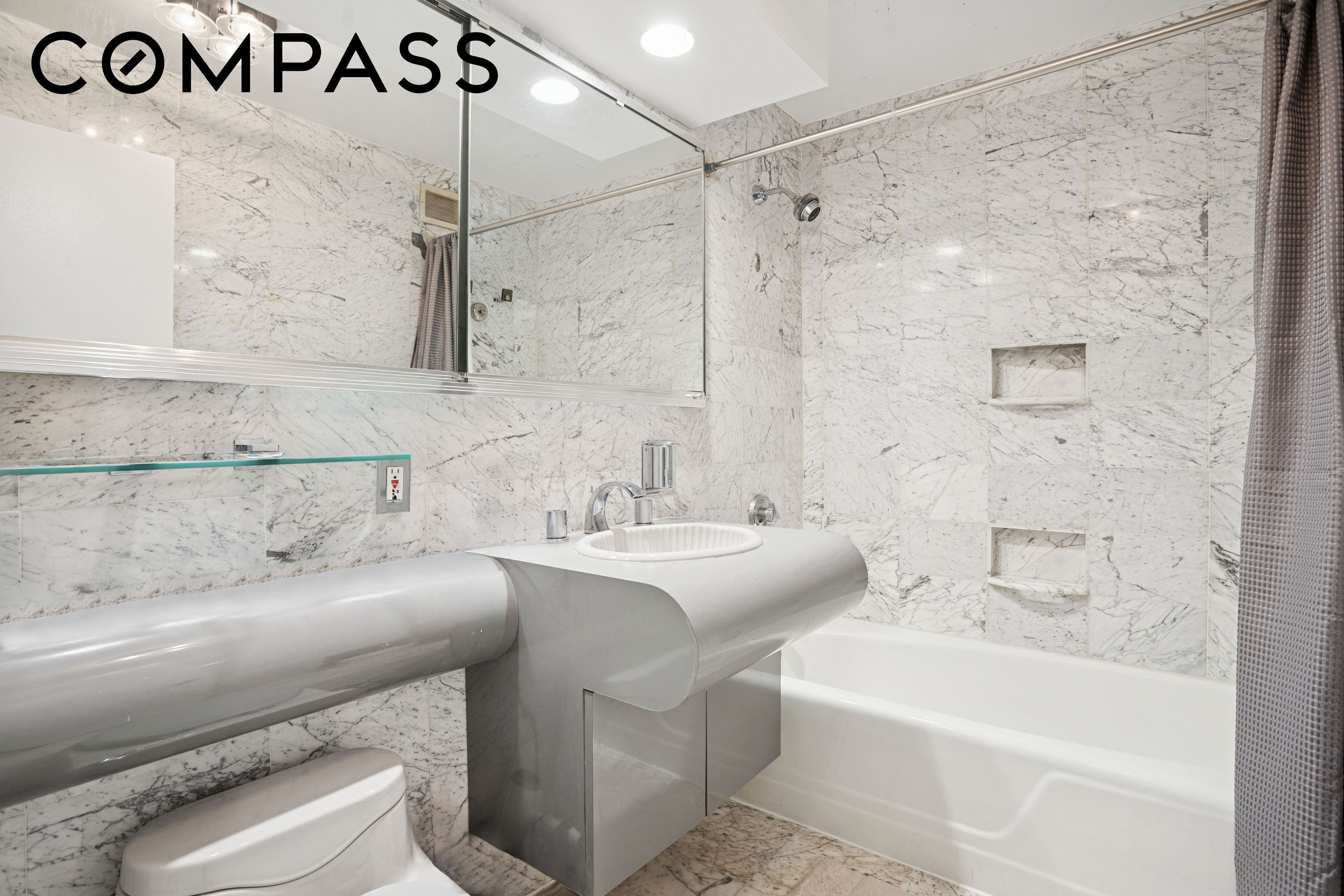 425 E 58th Street 18D
