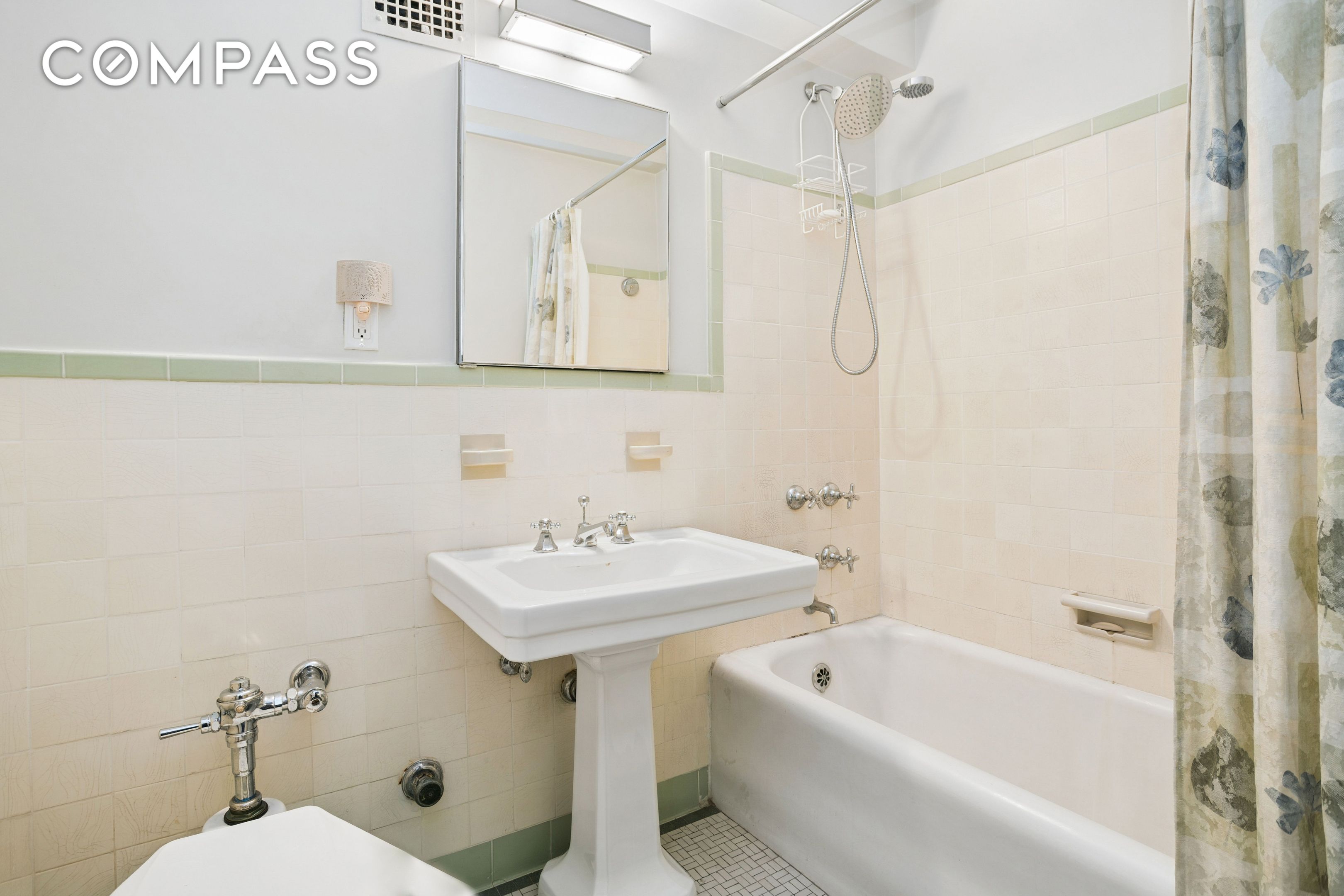 2 Beekman Place 12D