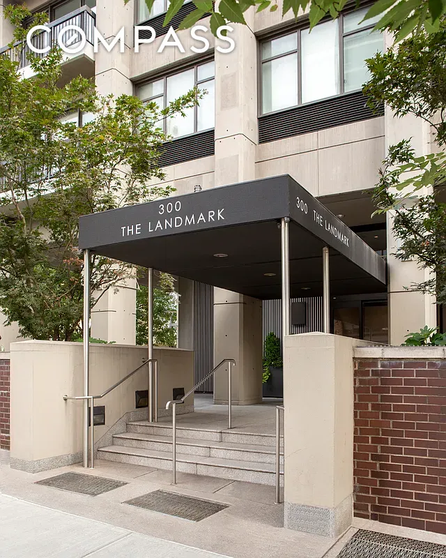 300 E 59th Street 705