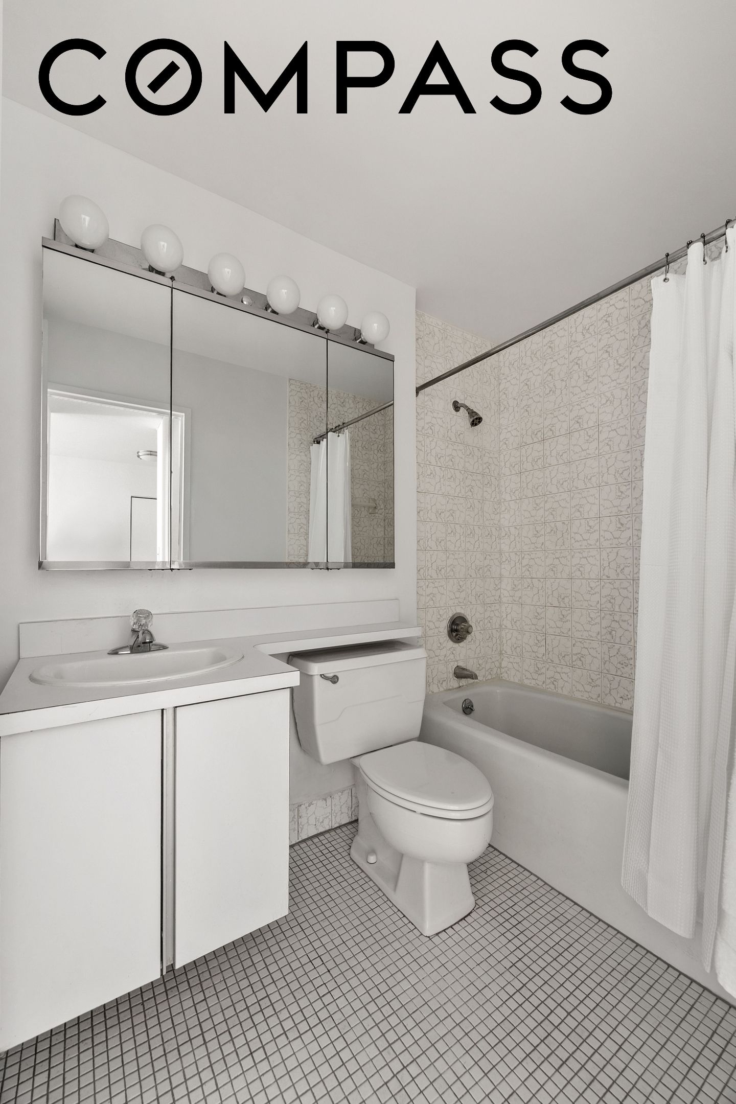 300 E 59th Street 705