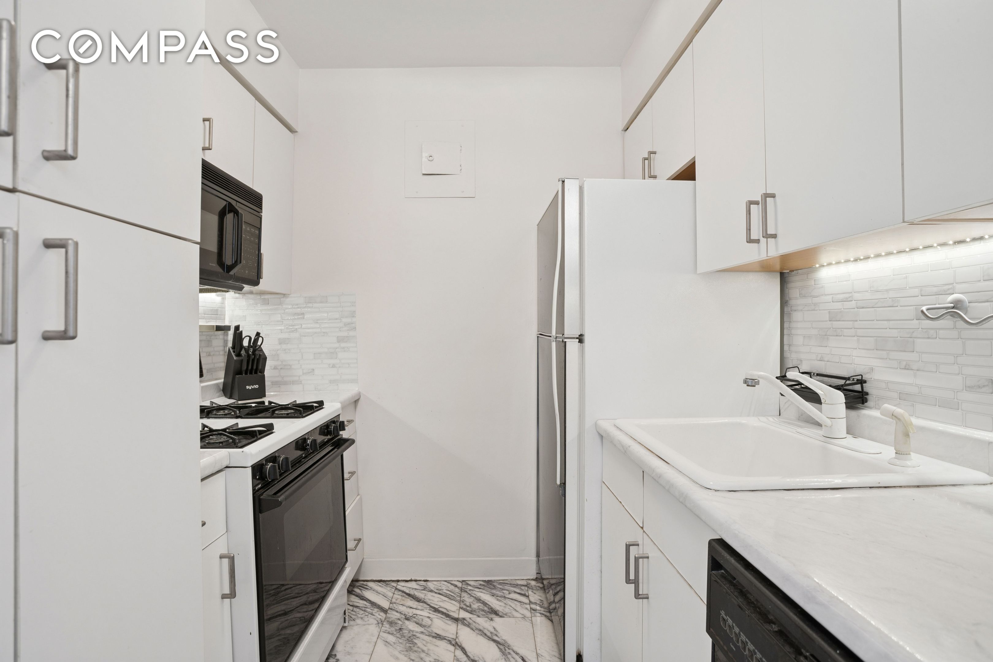 401 E 65th Street 9C