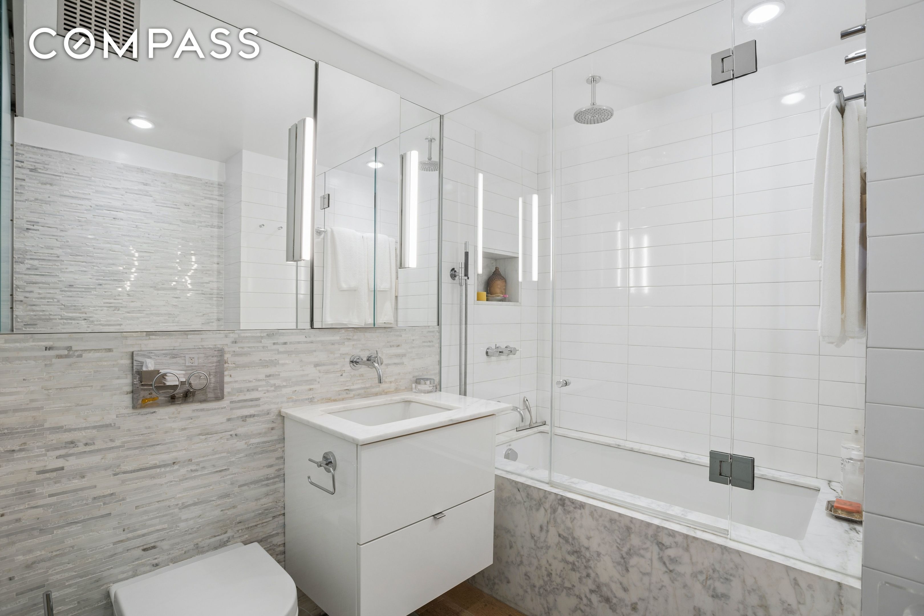 200 Central Park S 18L