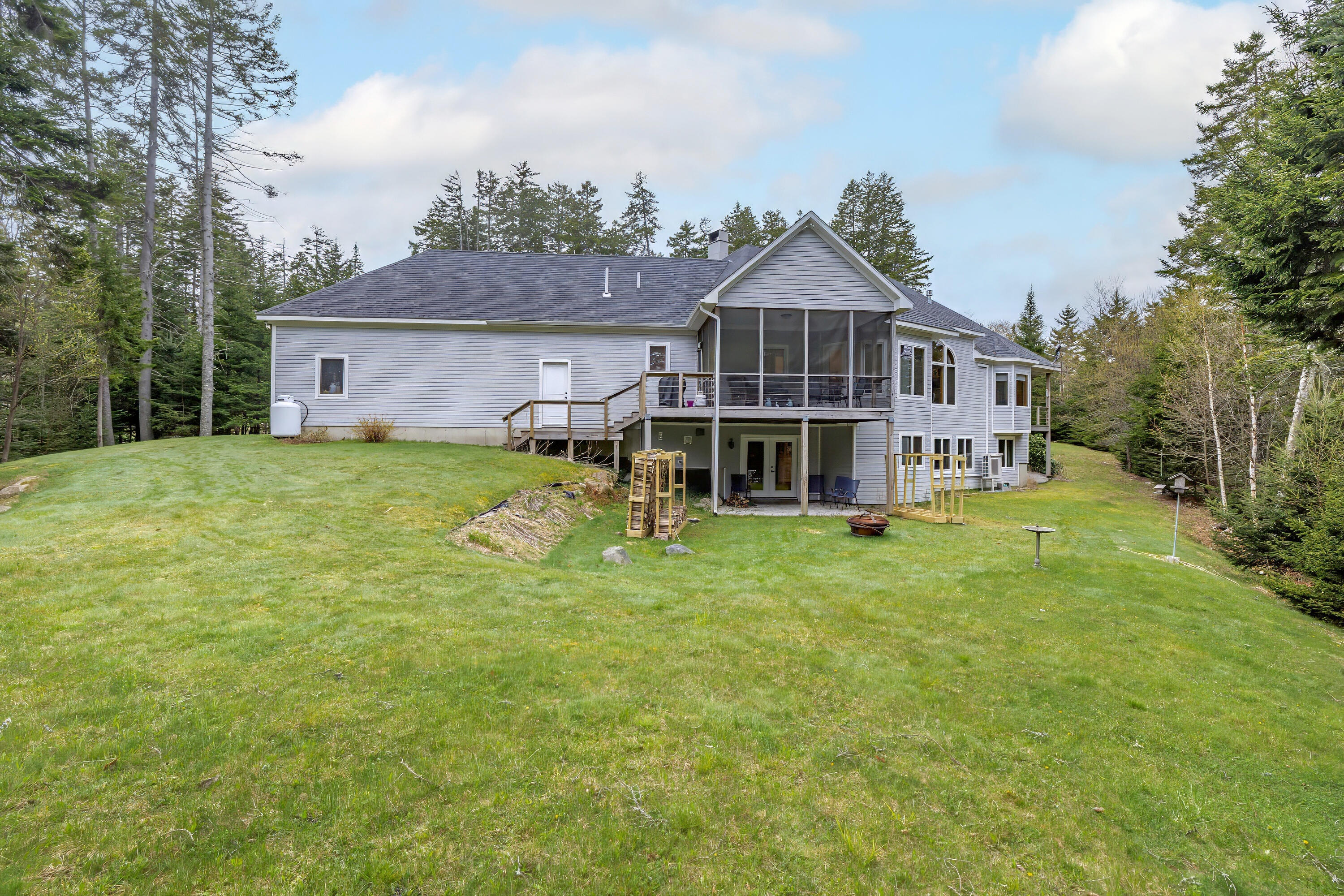 24 Coves End Drive