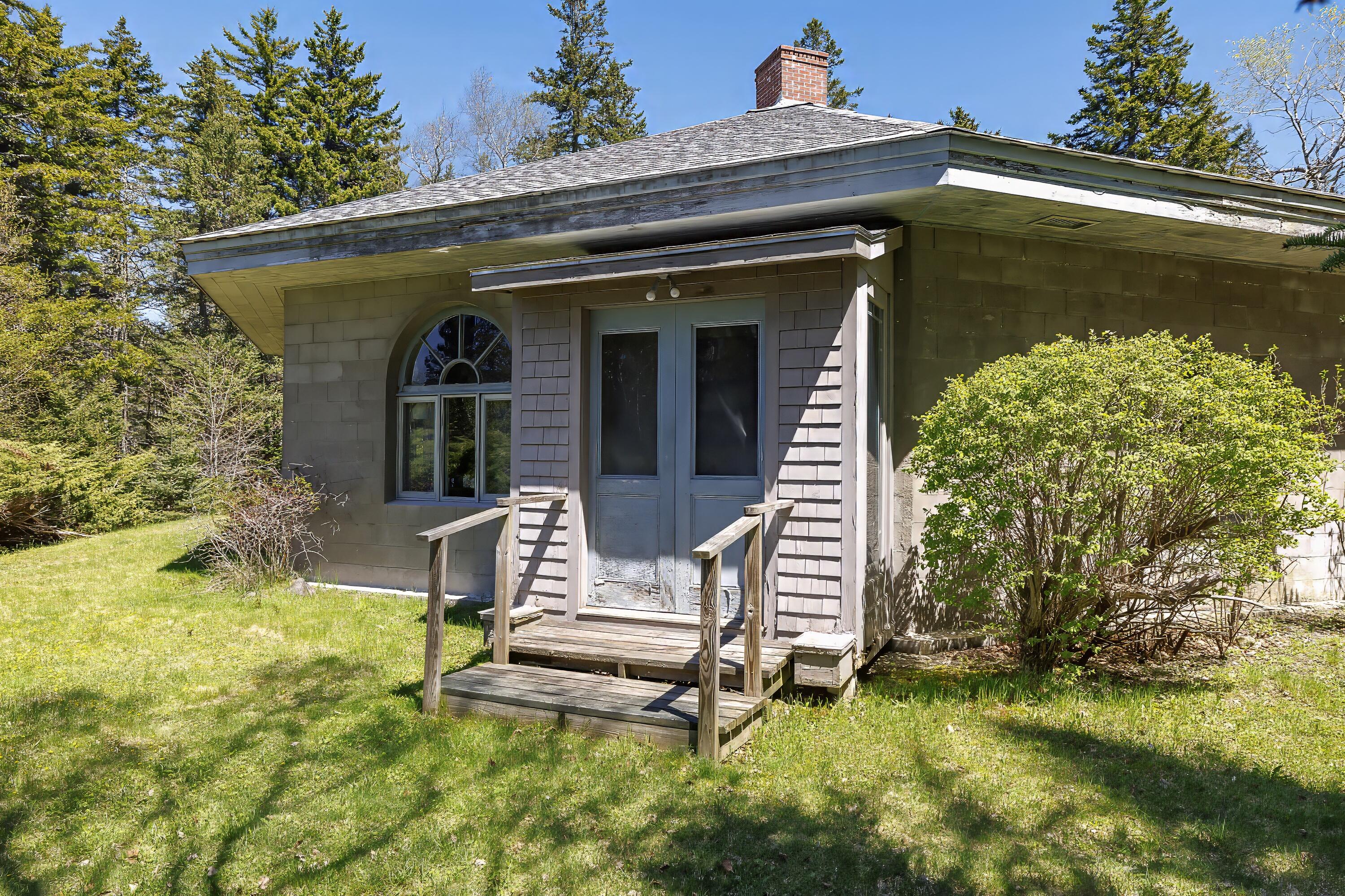 73 Pearl Drive