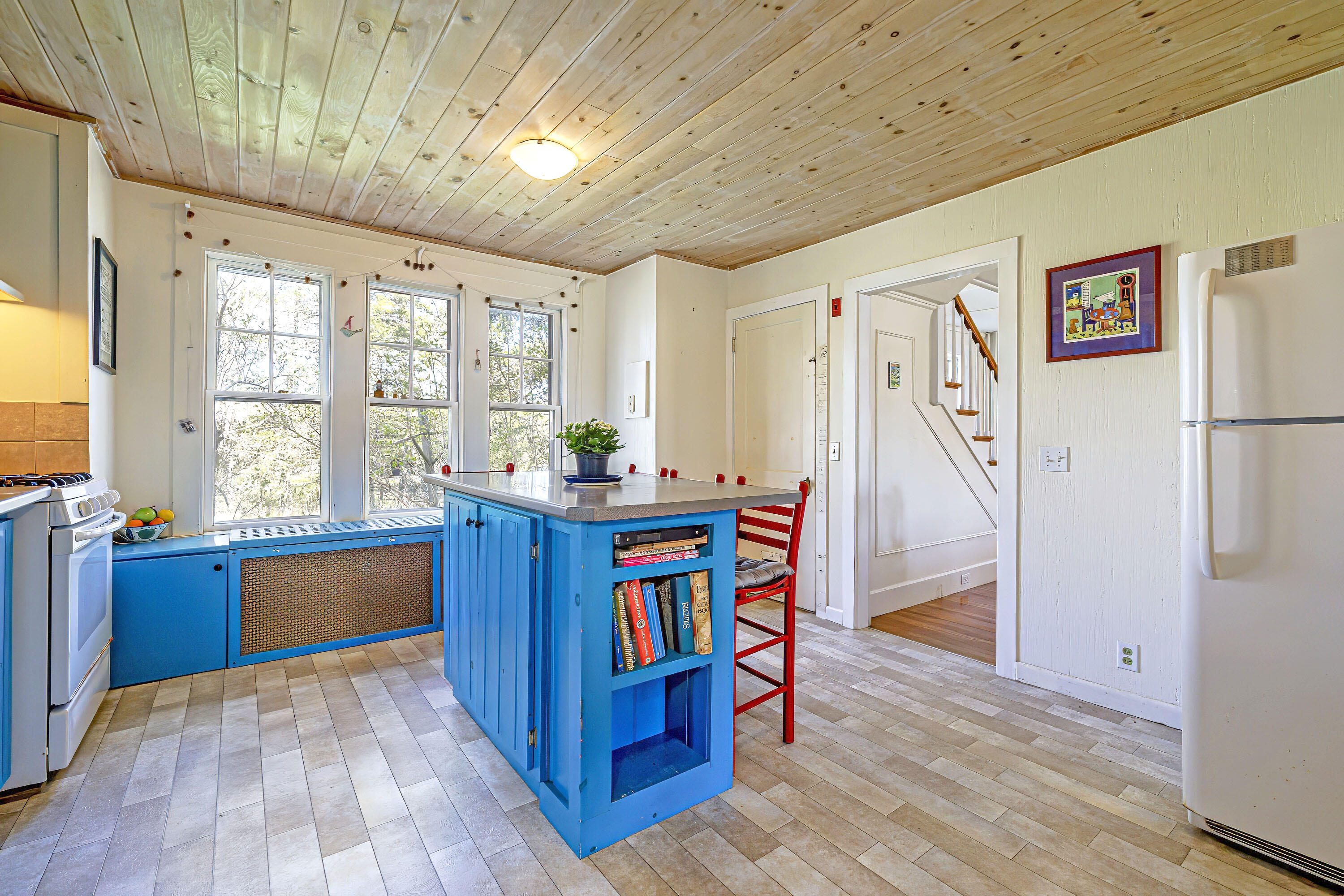 351 Crooked Road