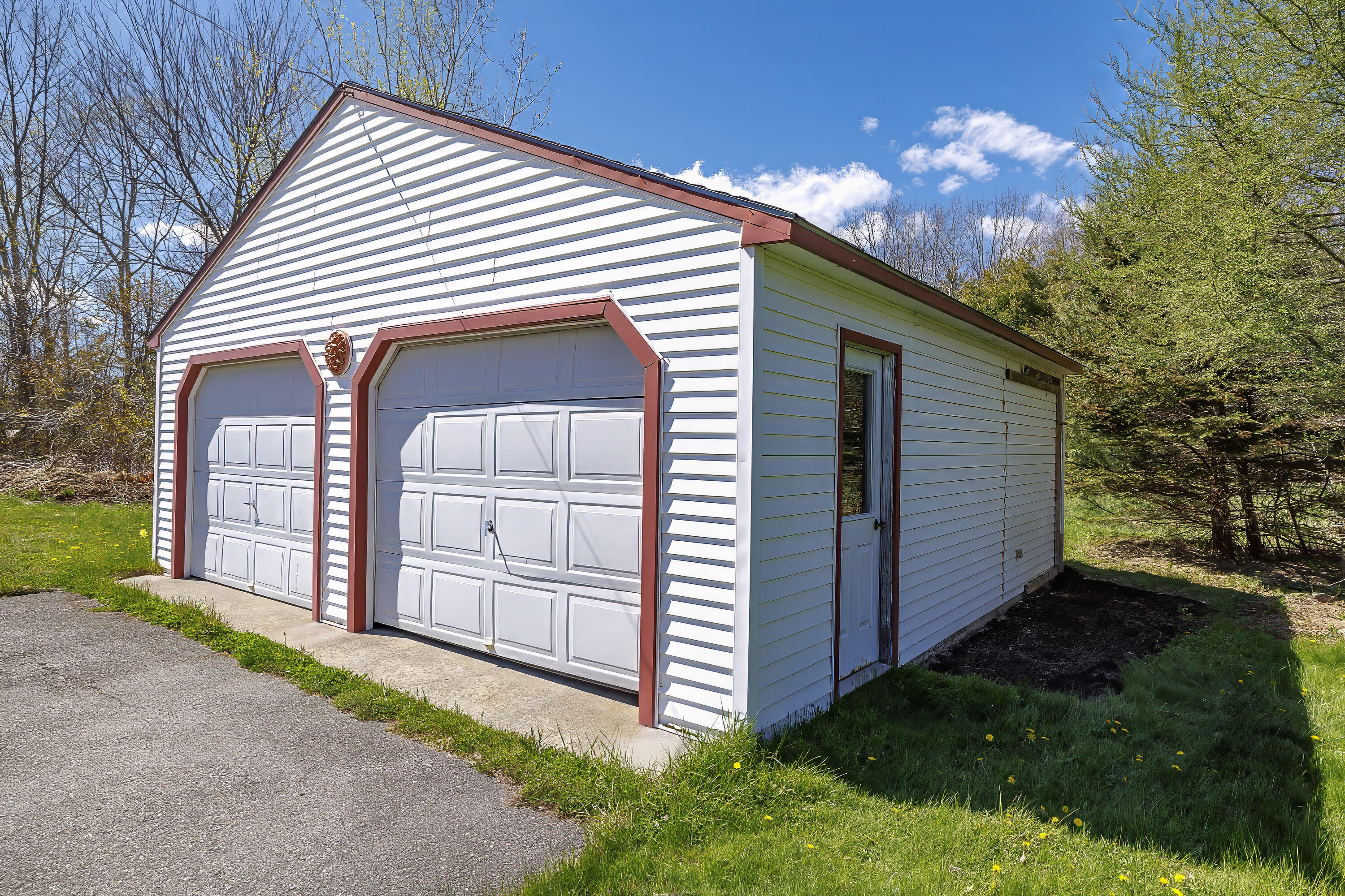 351 Crooked Road