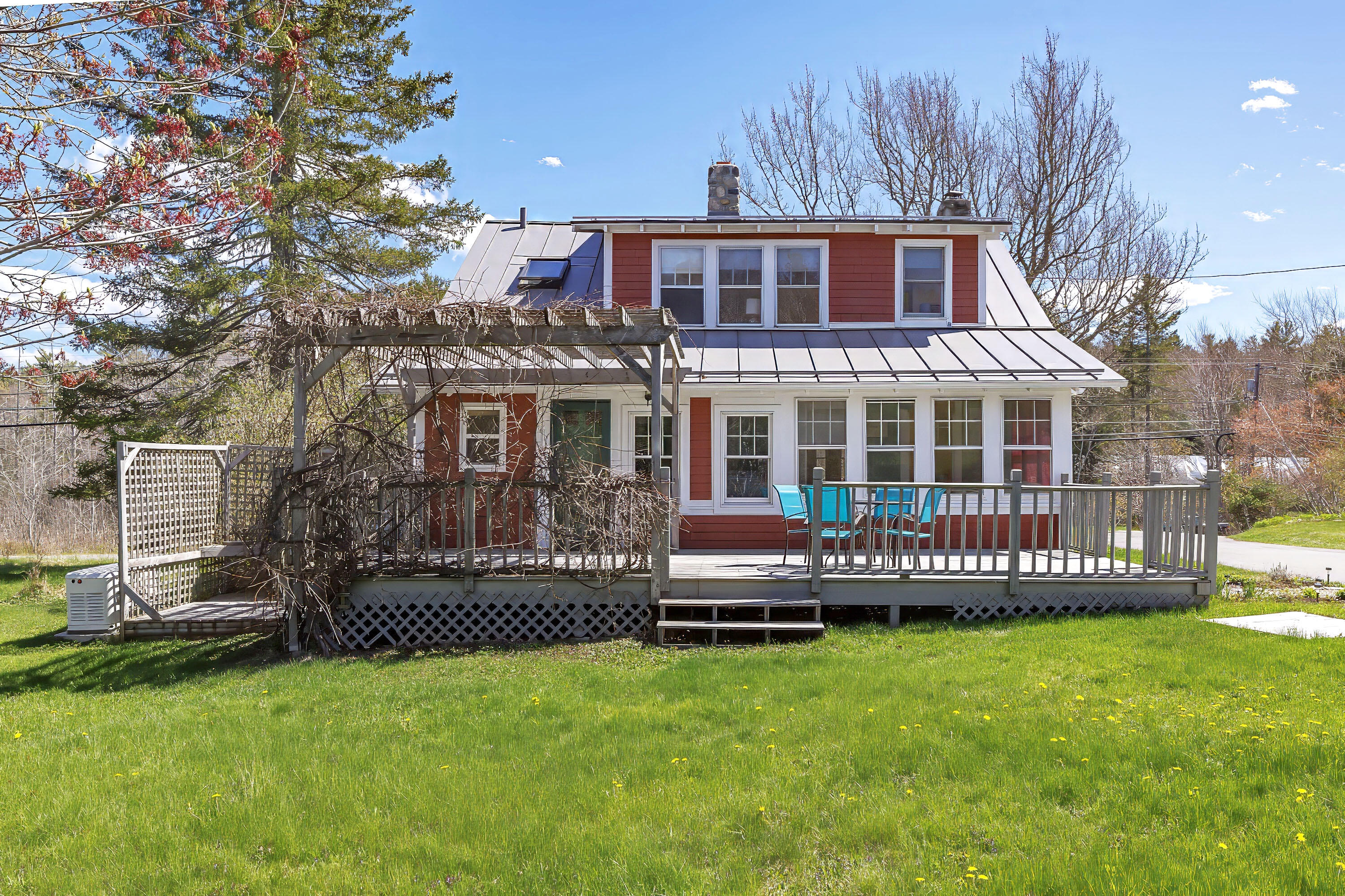 351 Crooked Road