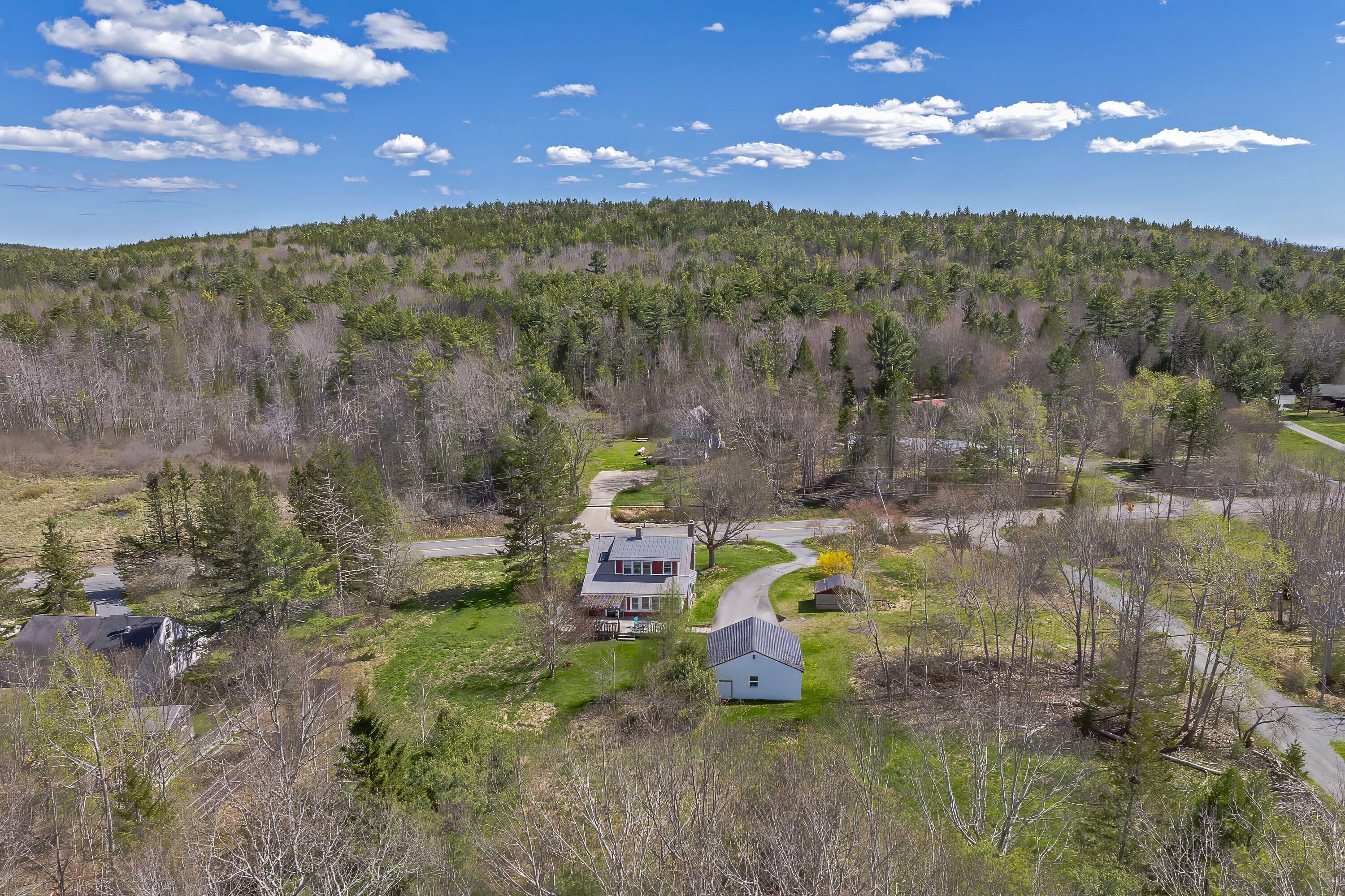 351 Crooked Road