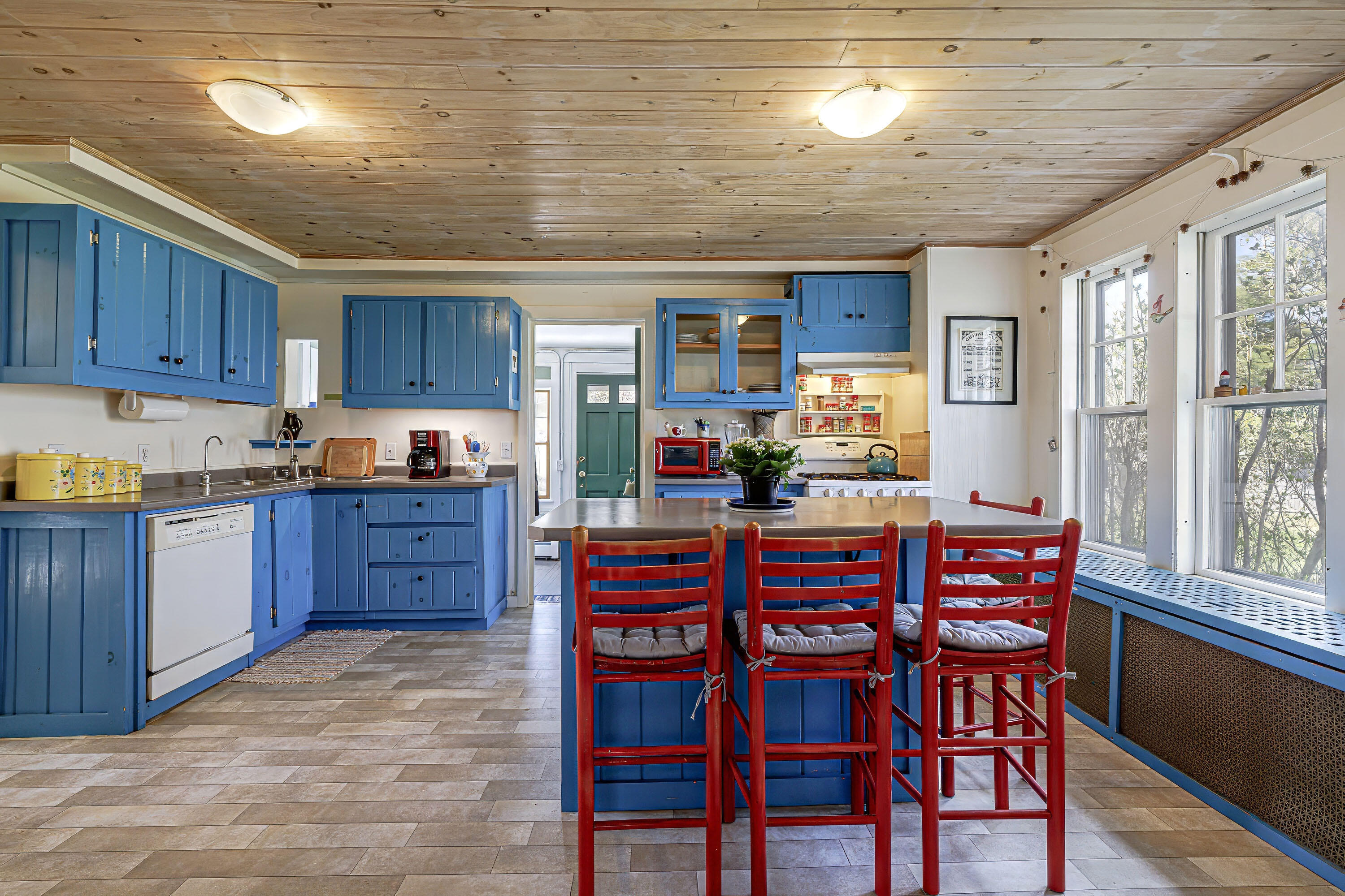 351 Crooked Road