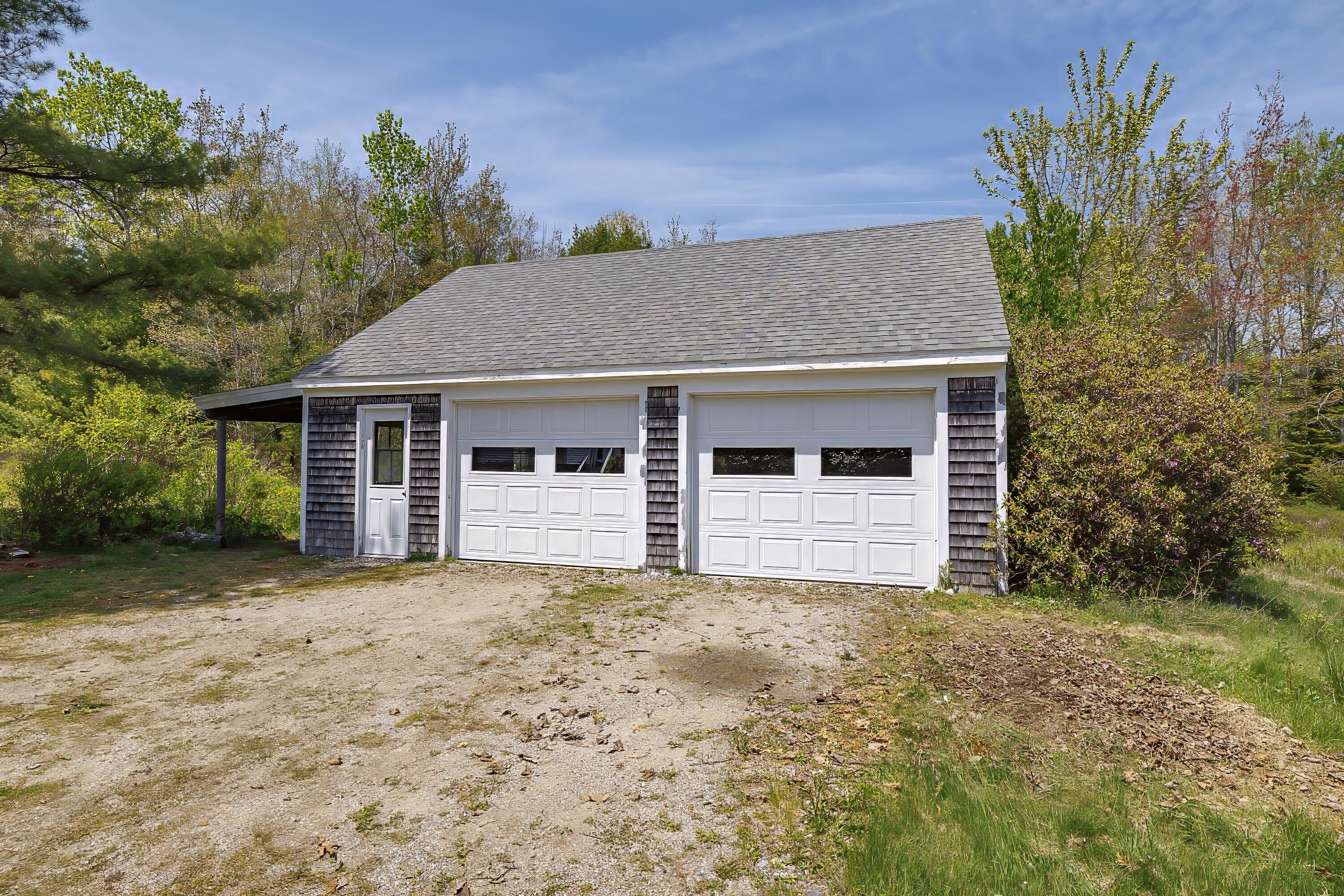 898 Bay Road