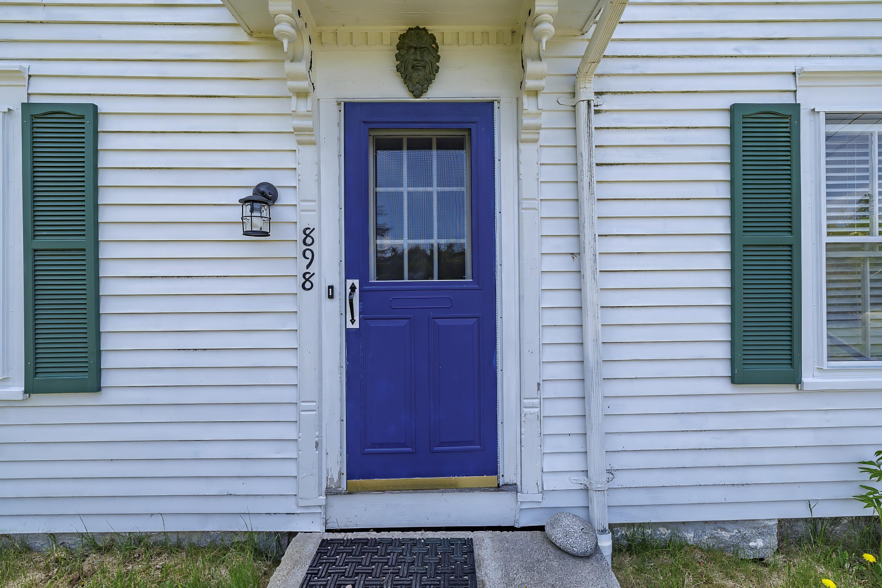 898 Bay Road