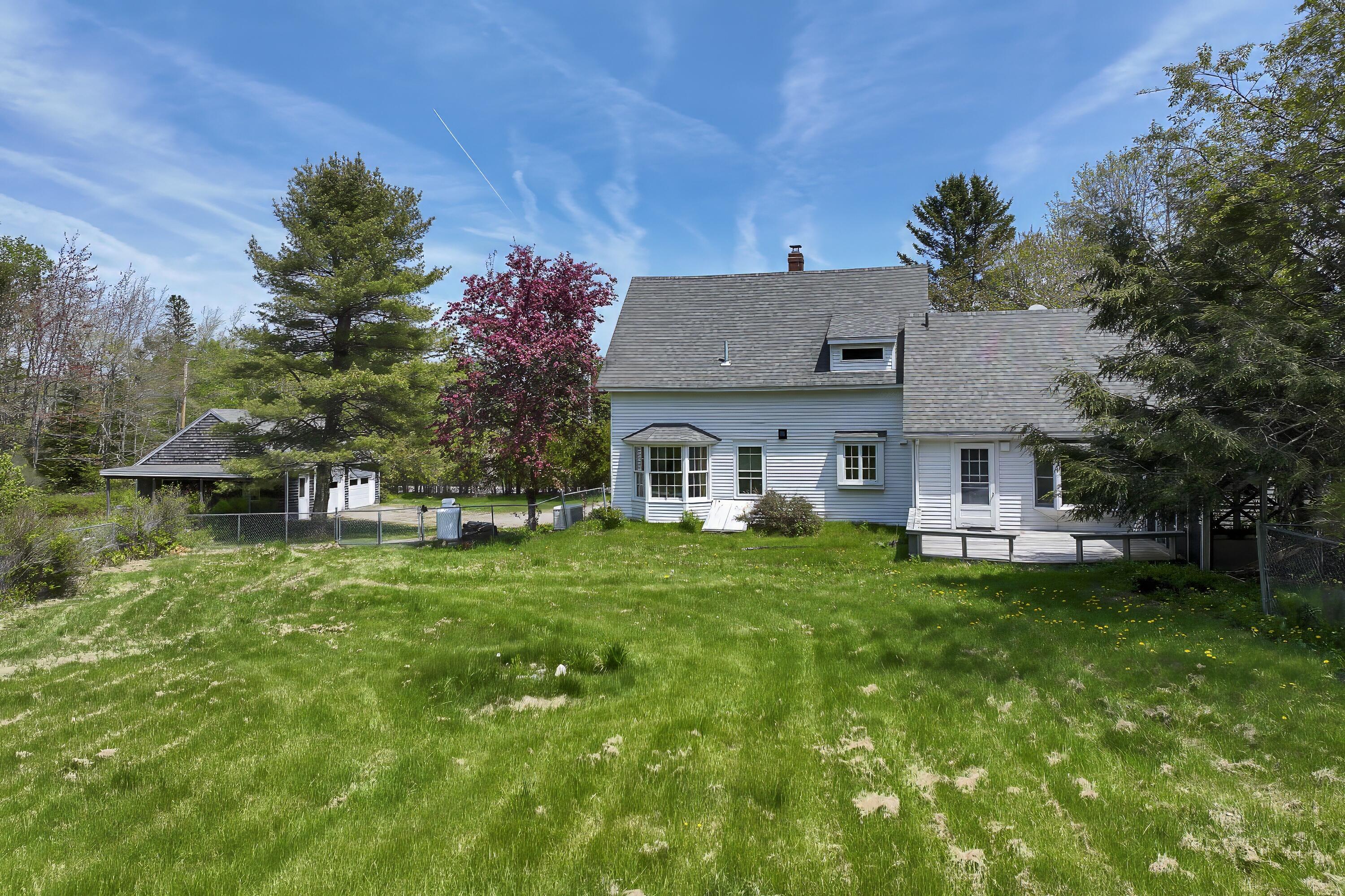 898 Bay Road