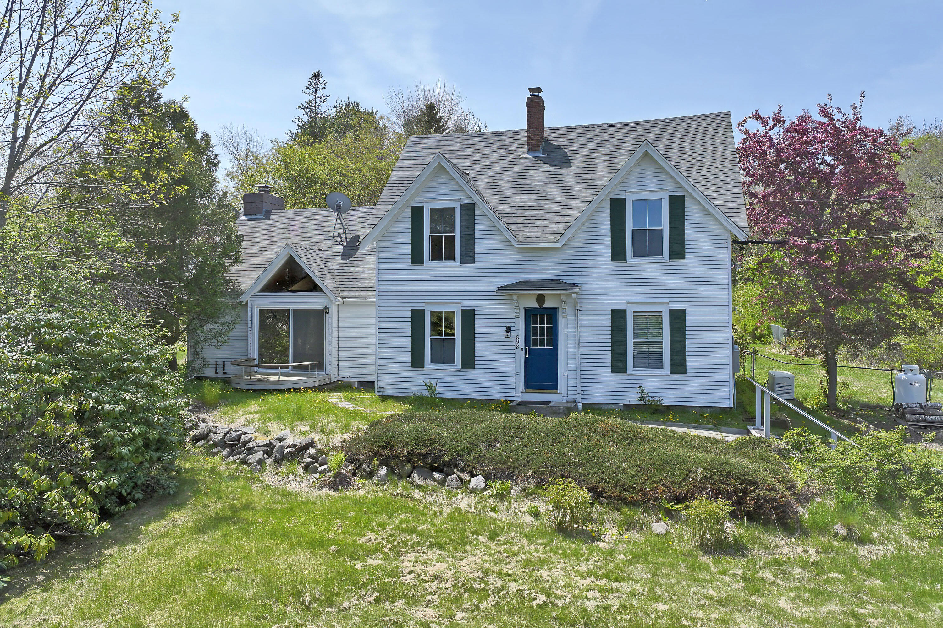 898 Bay Road