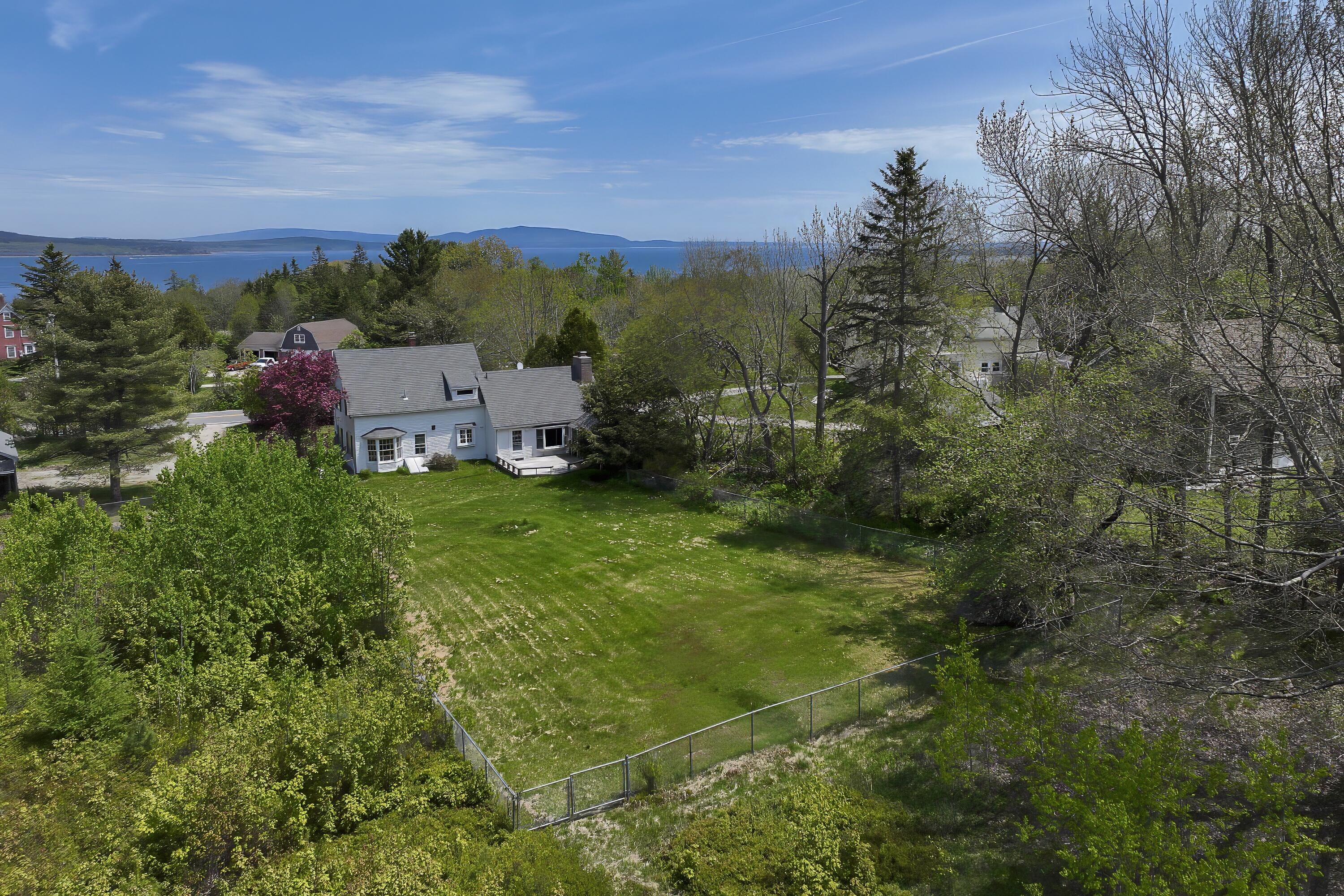 898 Bay Road