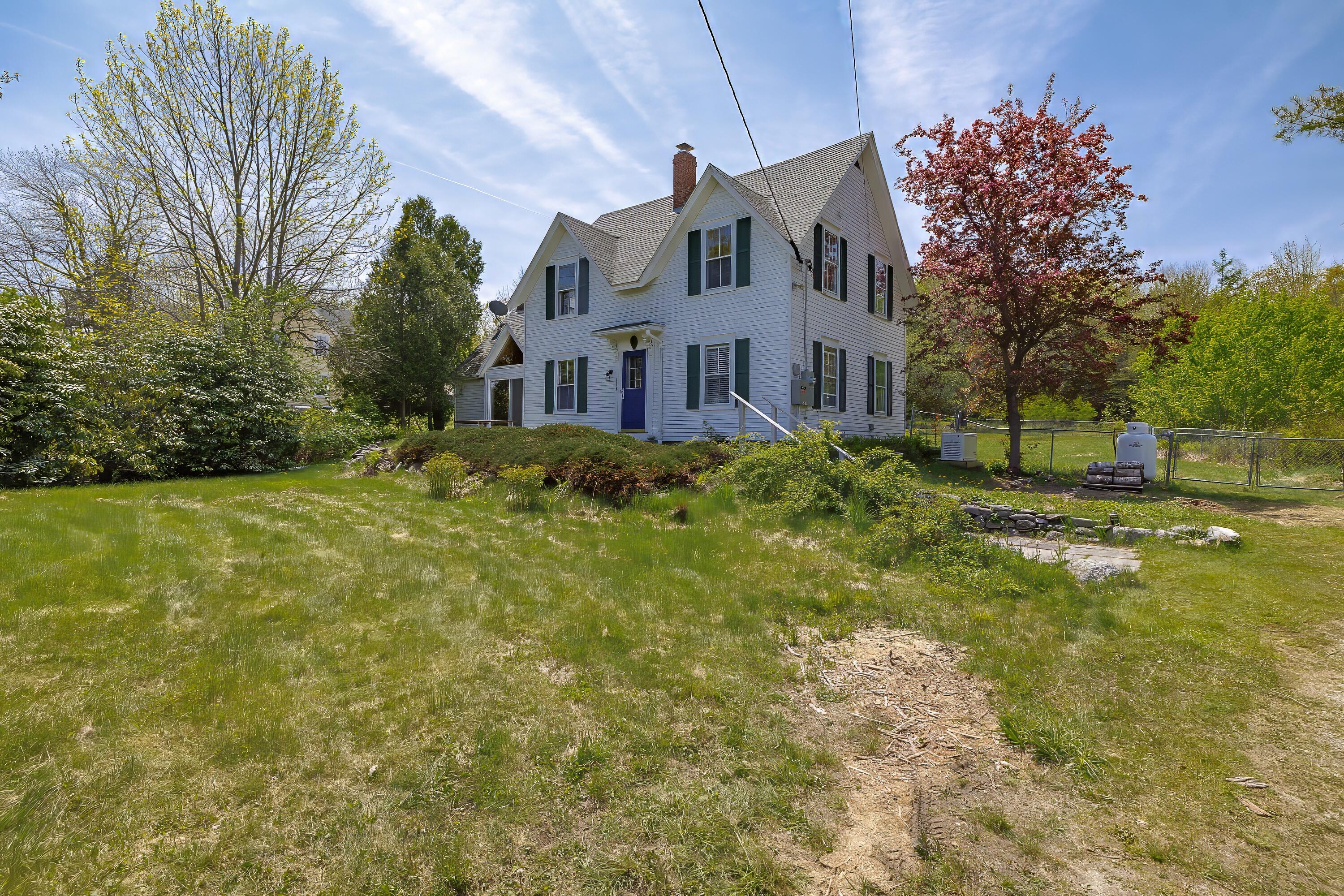 898 Bay Road