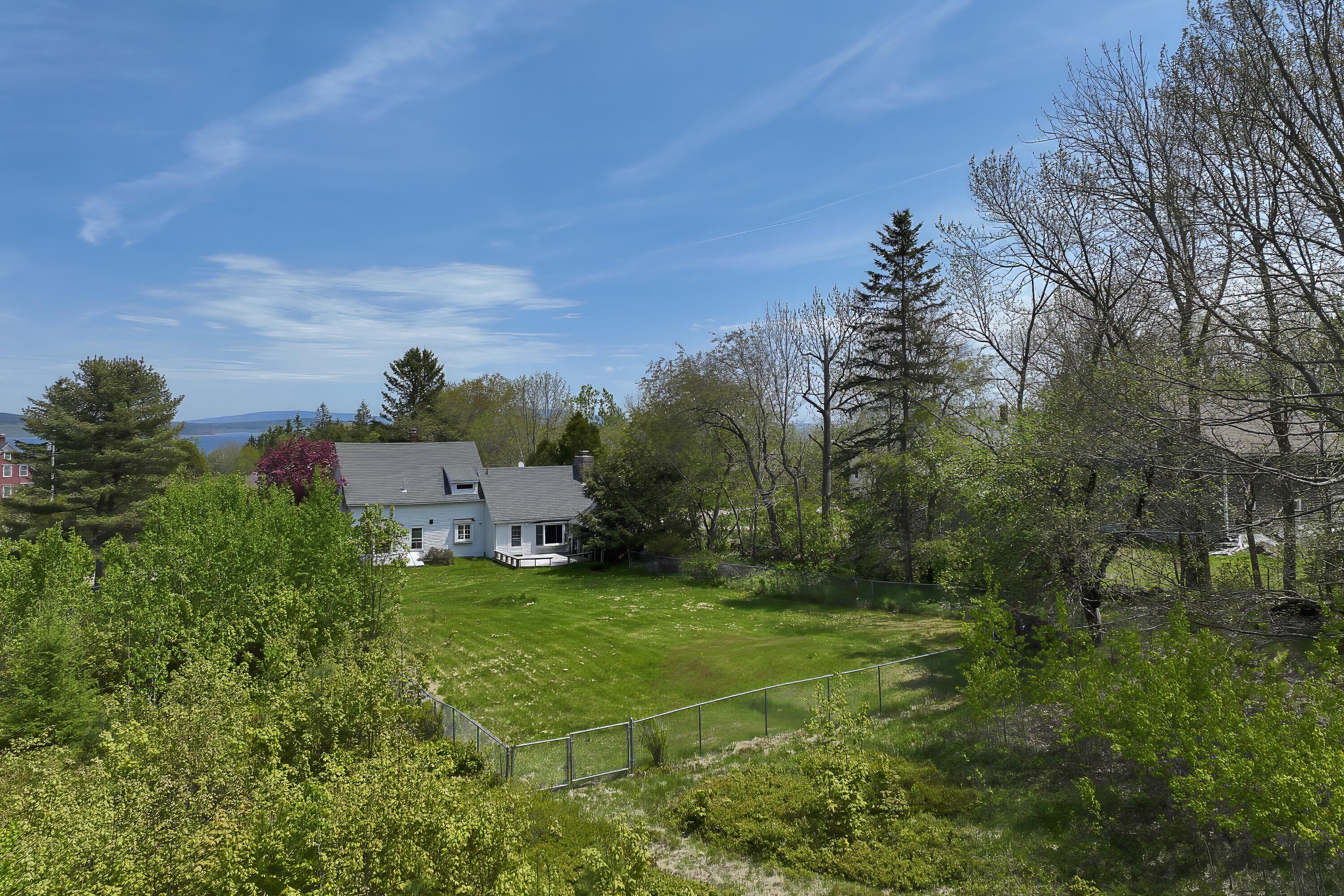 898 Bay Road