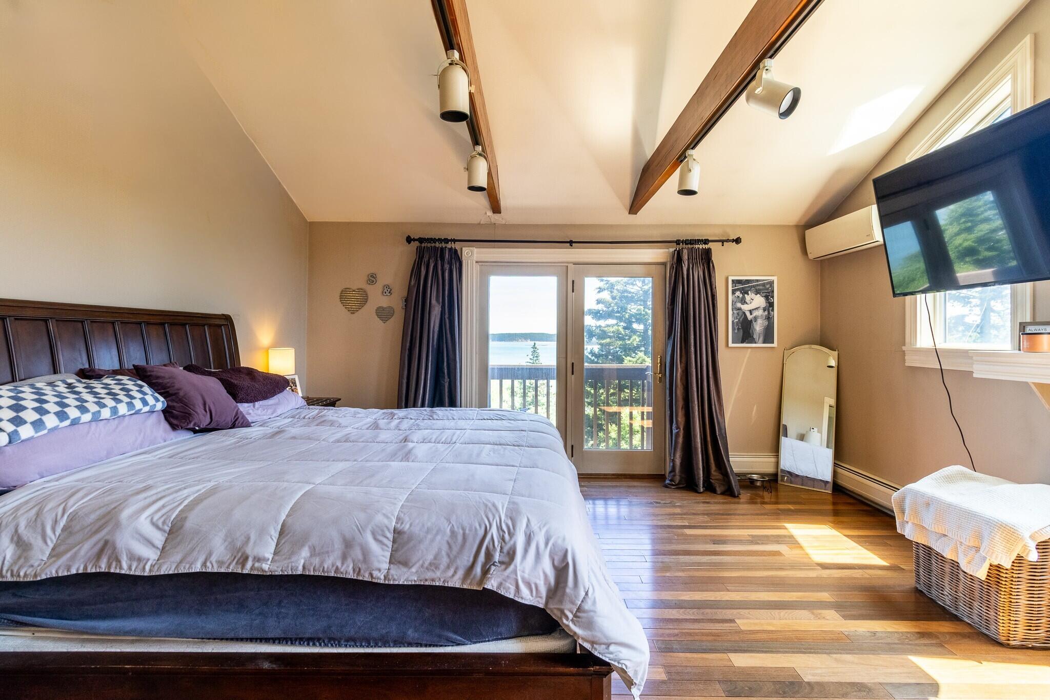 989 Mason Bay Road
