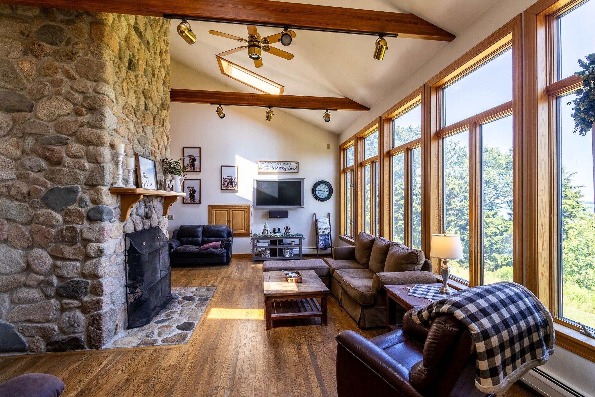 989 Mason Bay Road