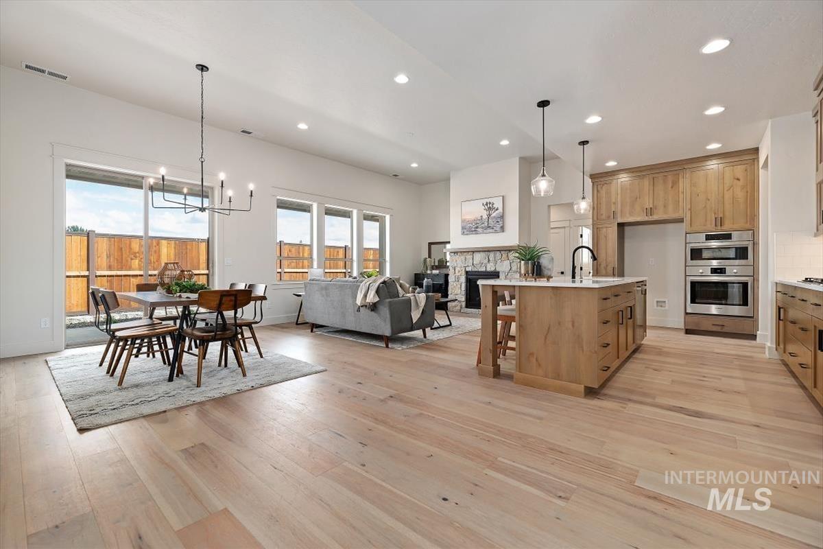 8376 W Meltwater Lane