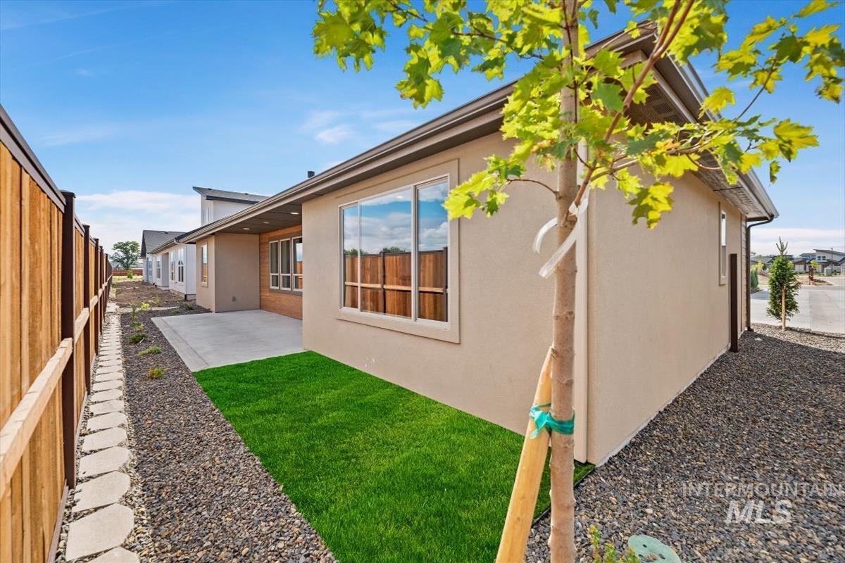 8376 W Meltwater Lane