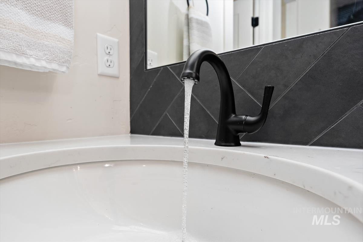 8376 W Meltwater Lane