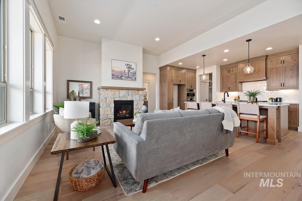 8376 W Meltwater Lane