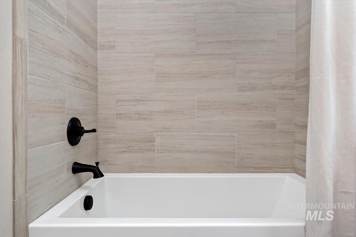 8376 W Meltwater Lane