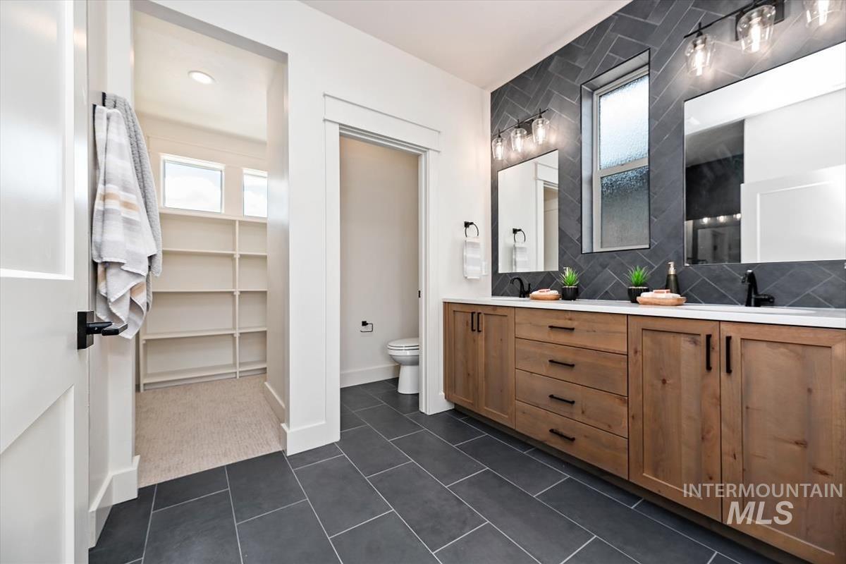 8376 W Meltwater Lane