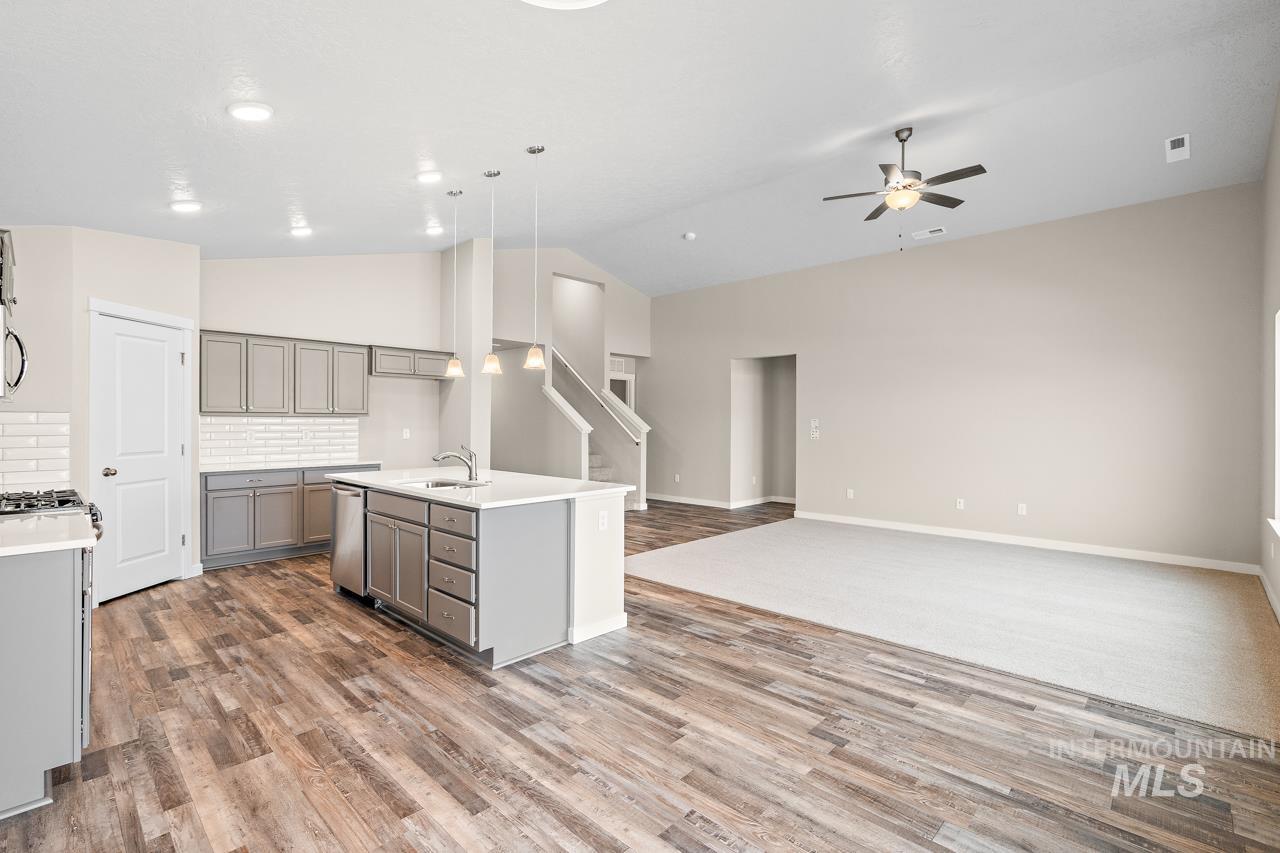 12323 Shadow River St