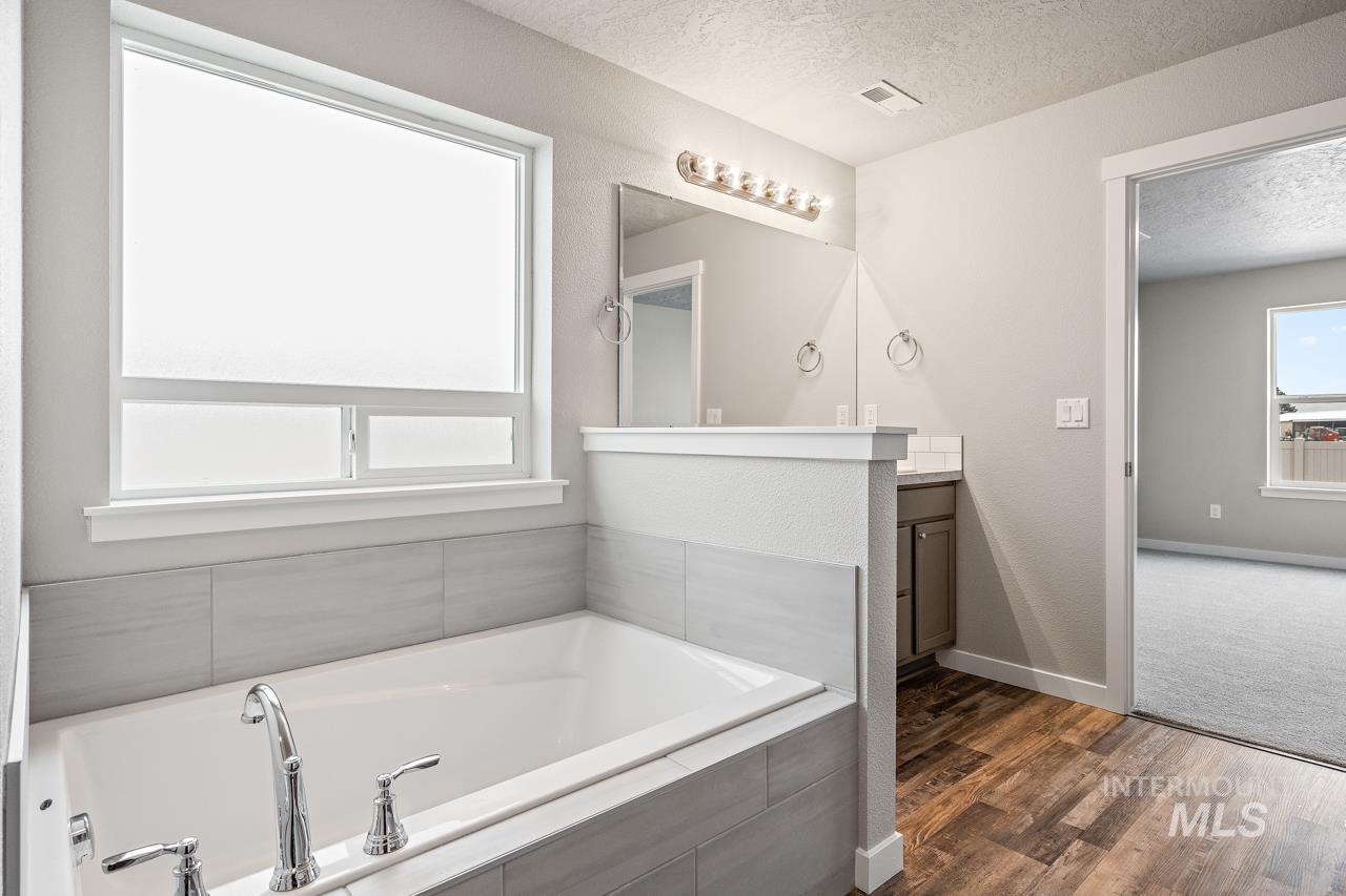 12323 Shadow River St