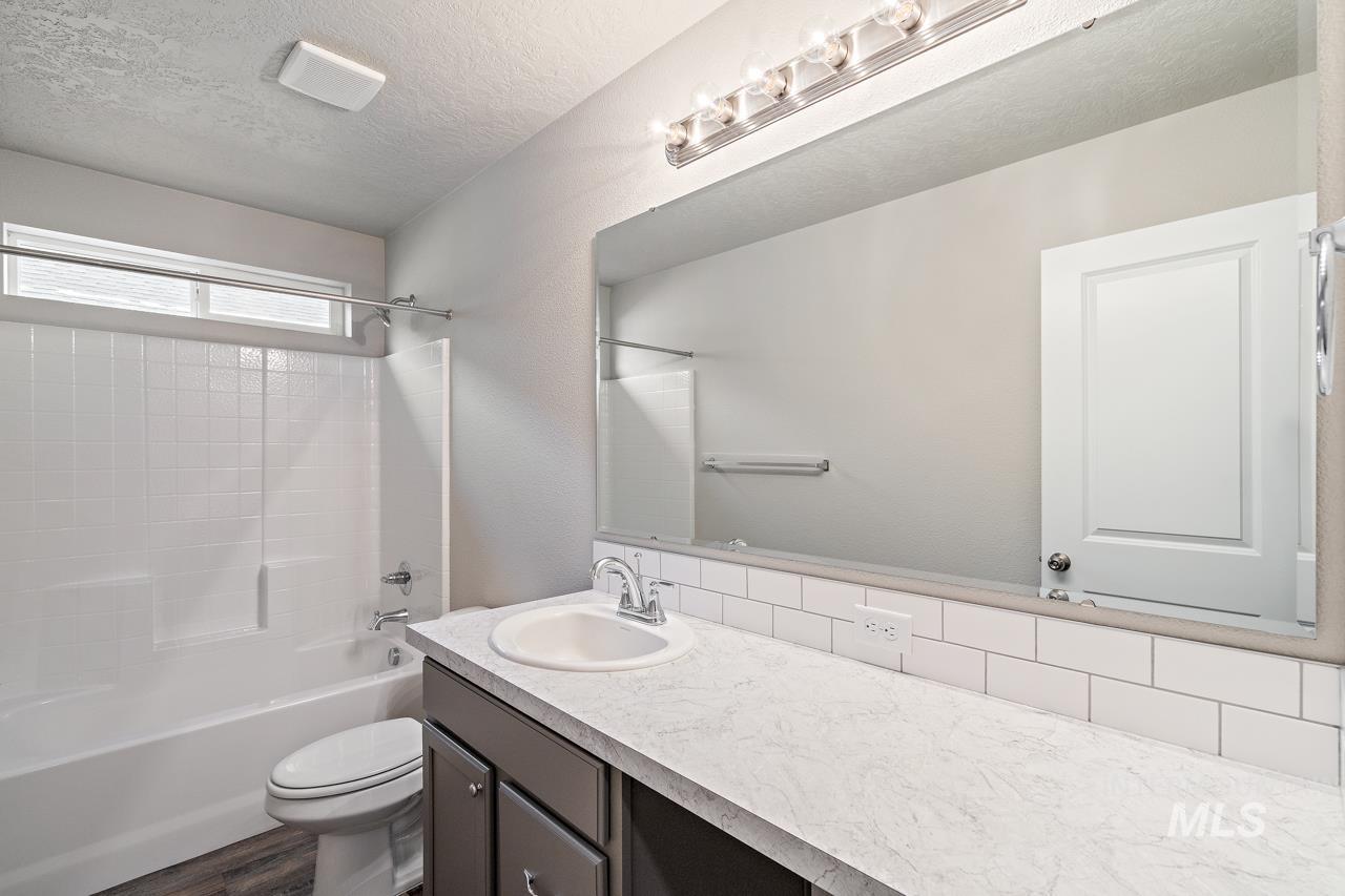 12323 Shadow River St