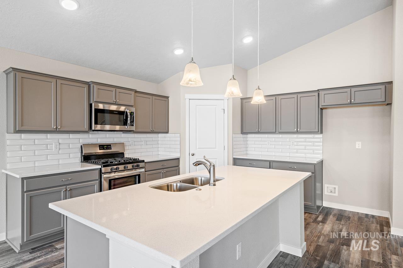 12323 Shadow River St