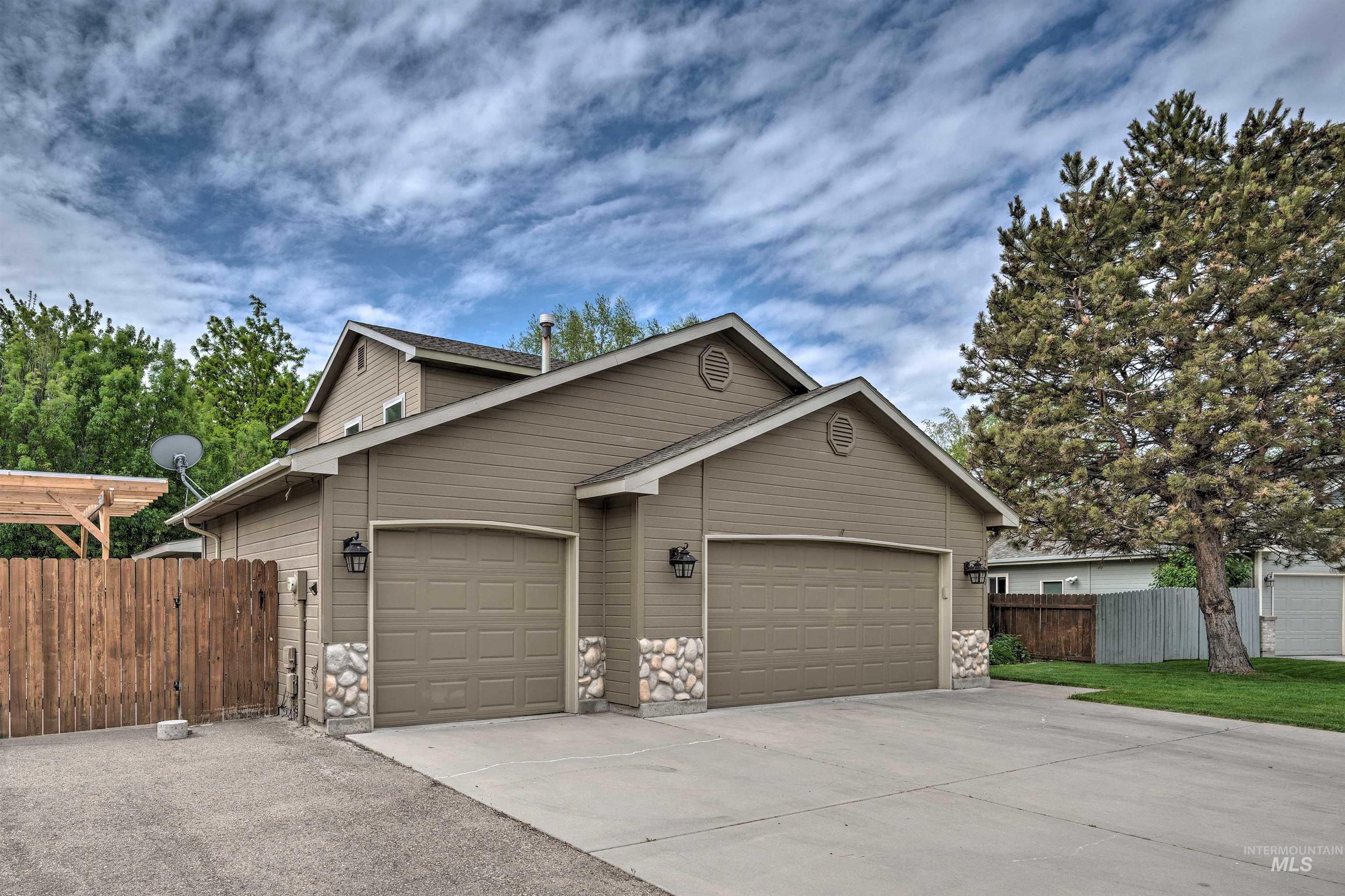 1709 E Summerfalls Dr