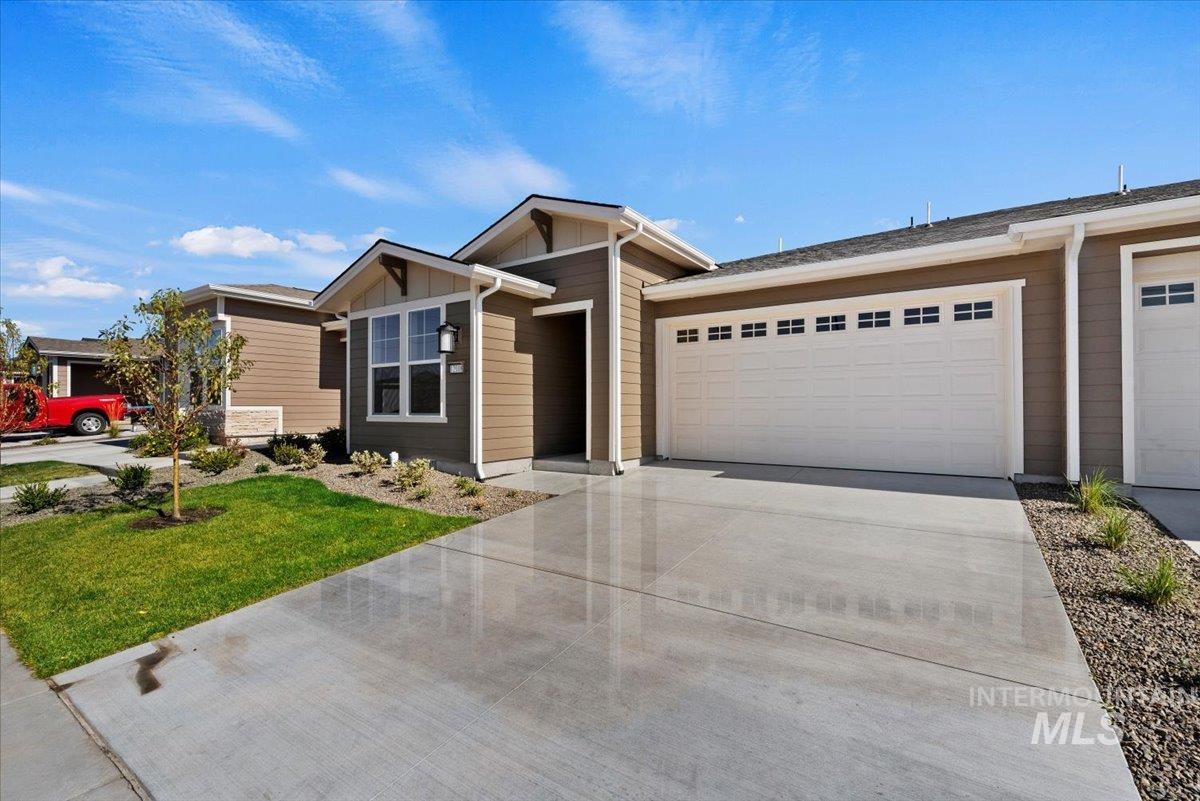 12108 S Glory Ln