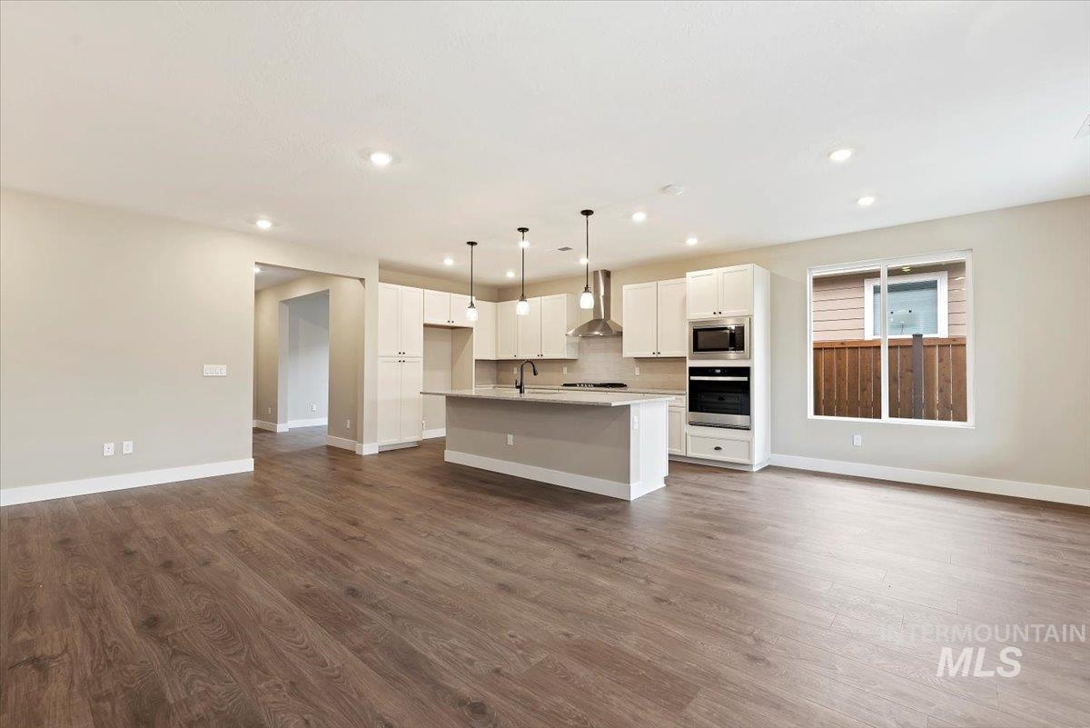 12108 S Glory Ln