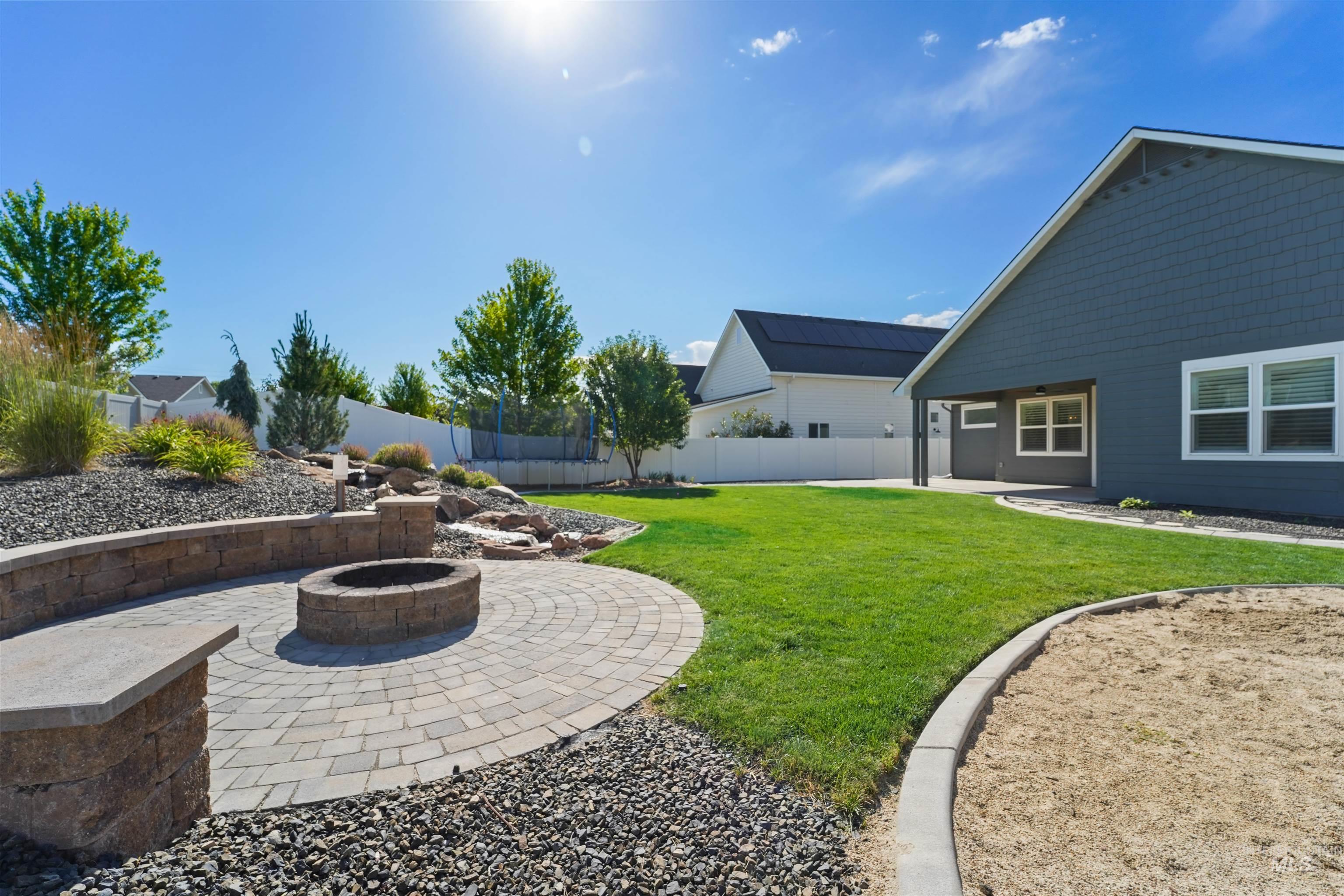 418 Fox Lantern Ct