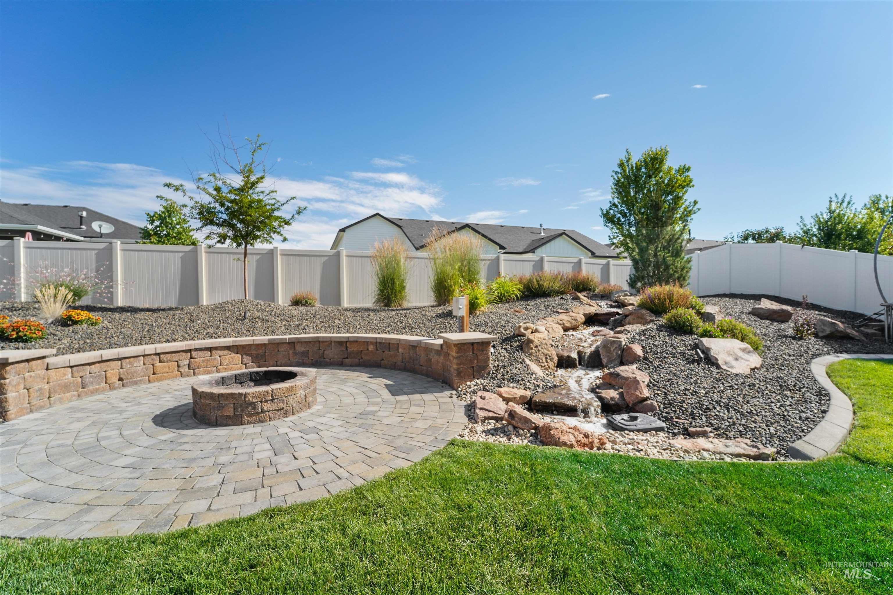 418 Fox Lantern Ct