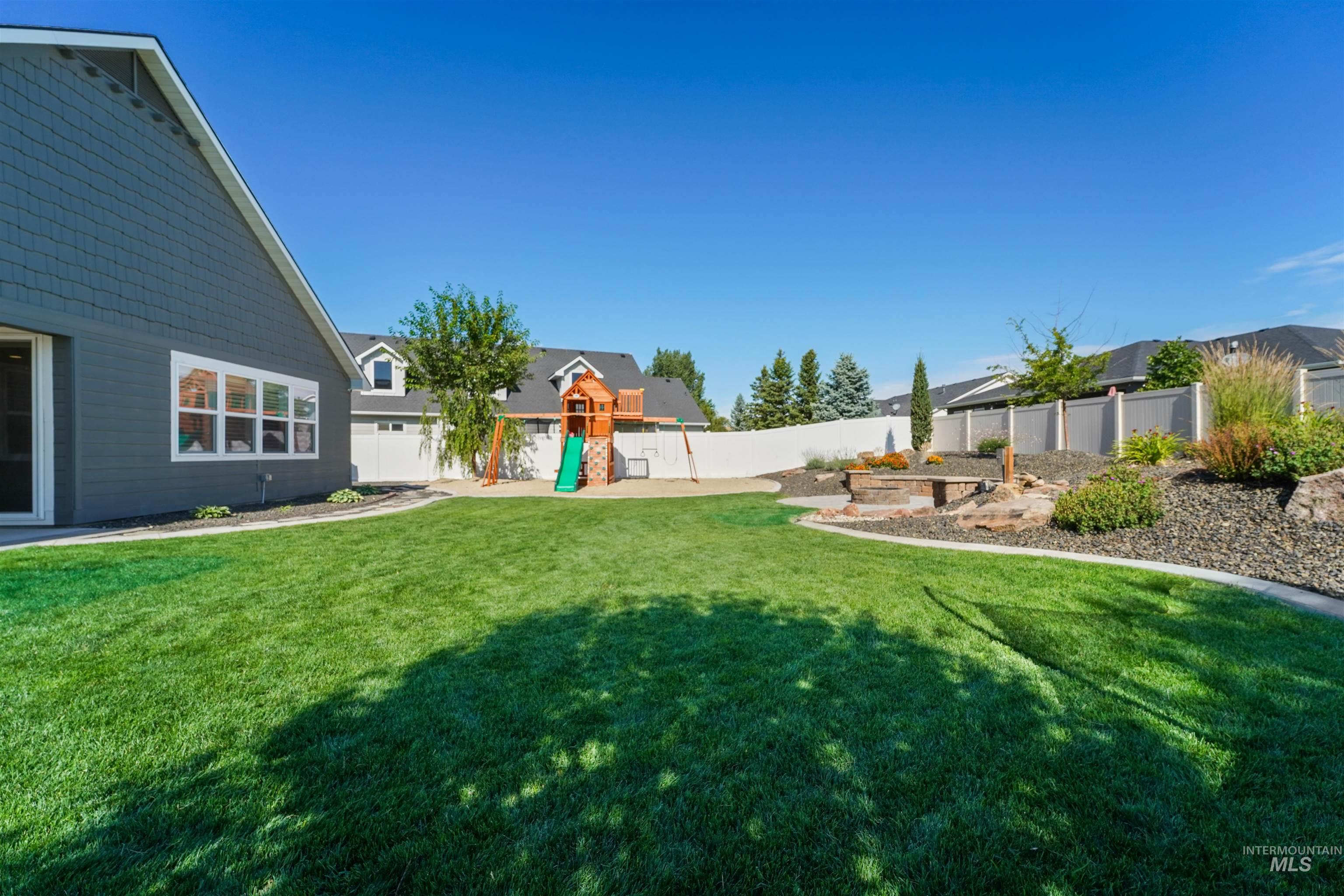 418 Fox Lantern Ct