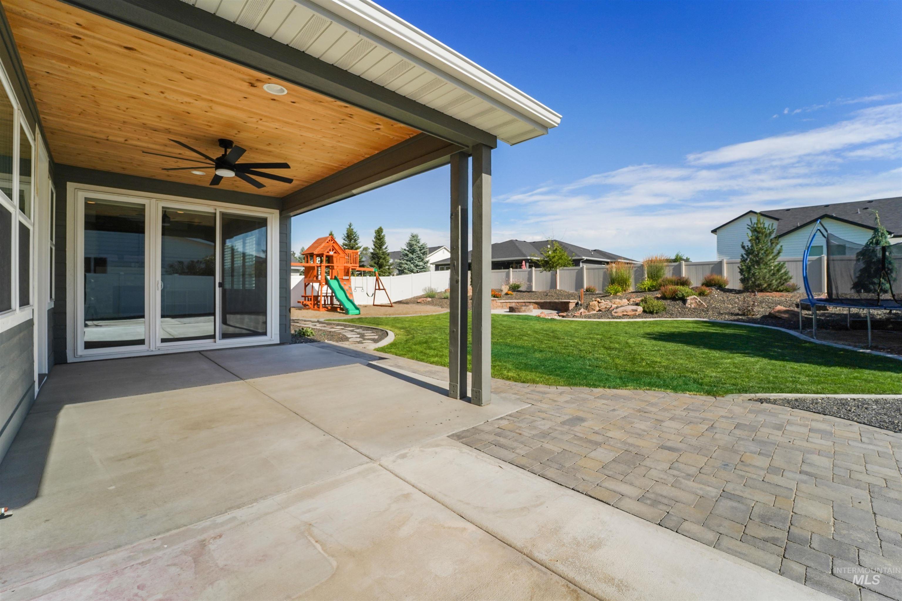418 Fox Lantern Ct