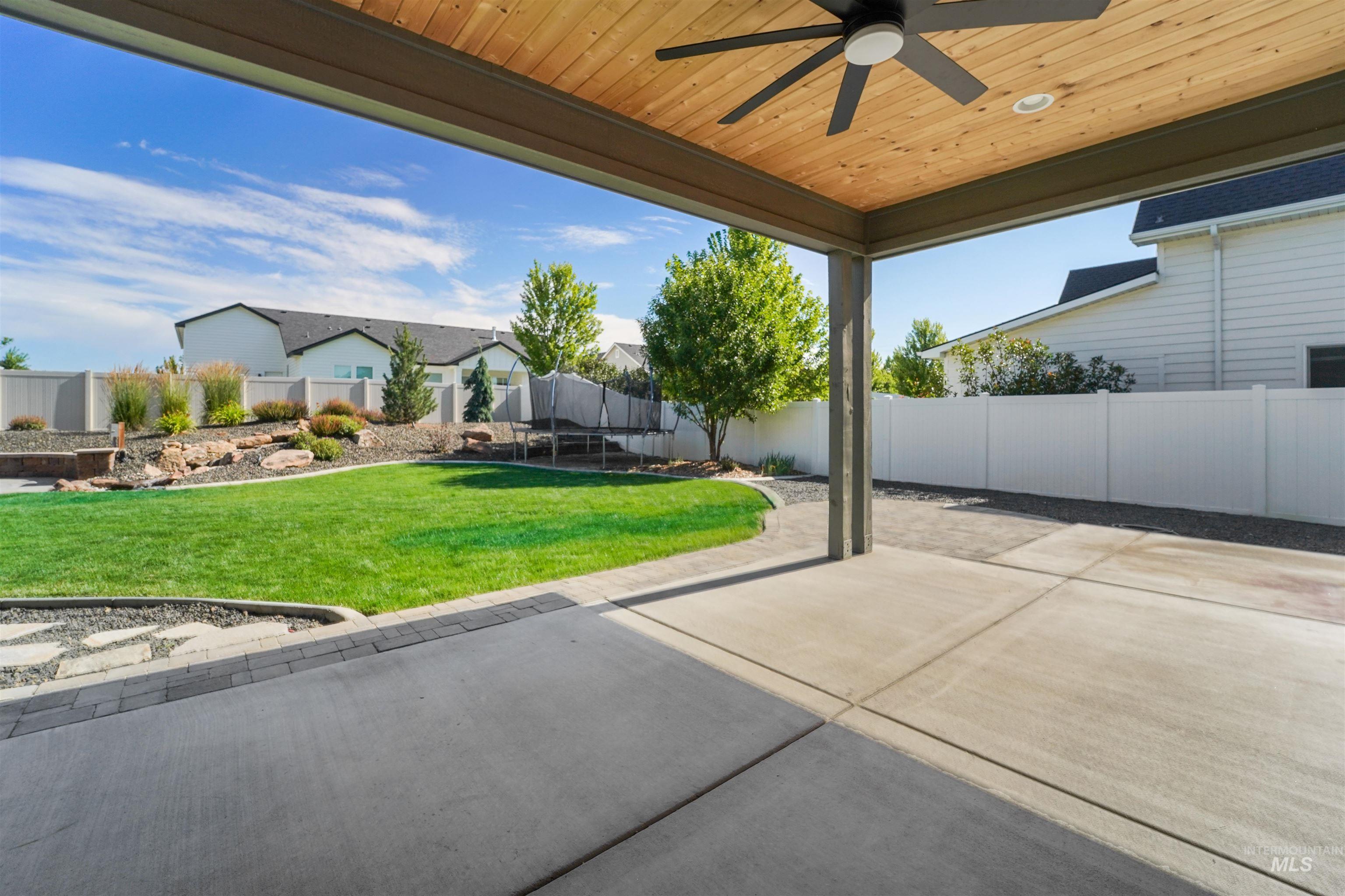 418 Fox Lantern Ct
