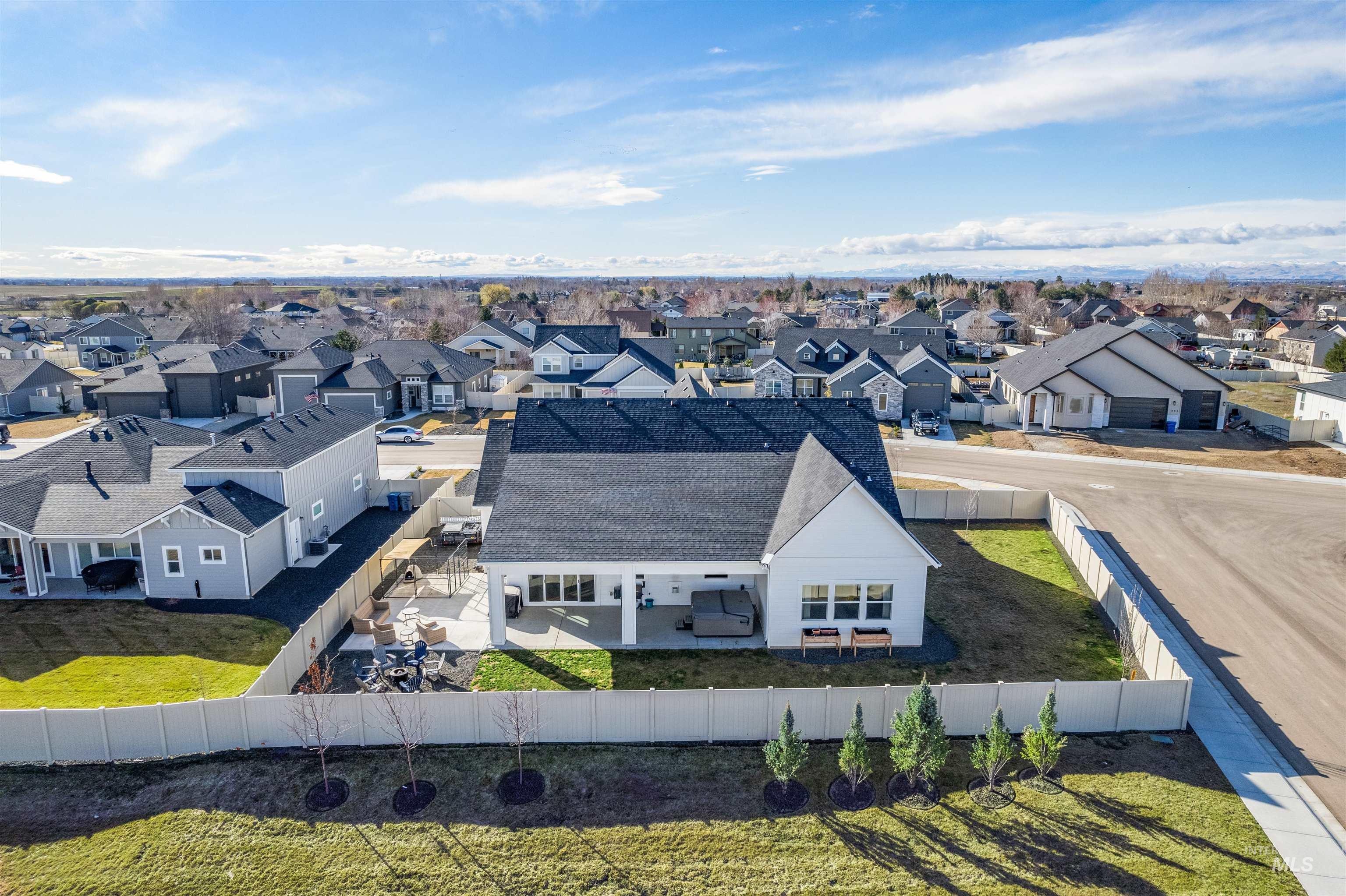 262 W Moray St