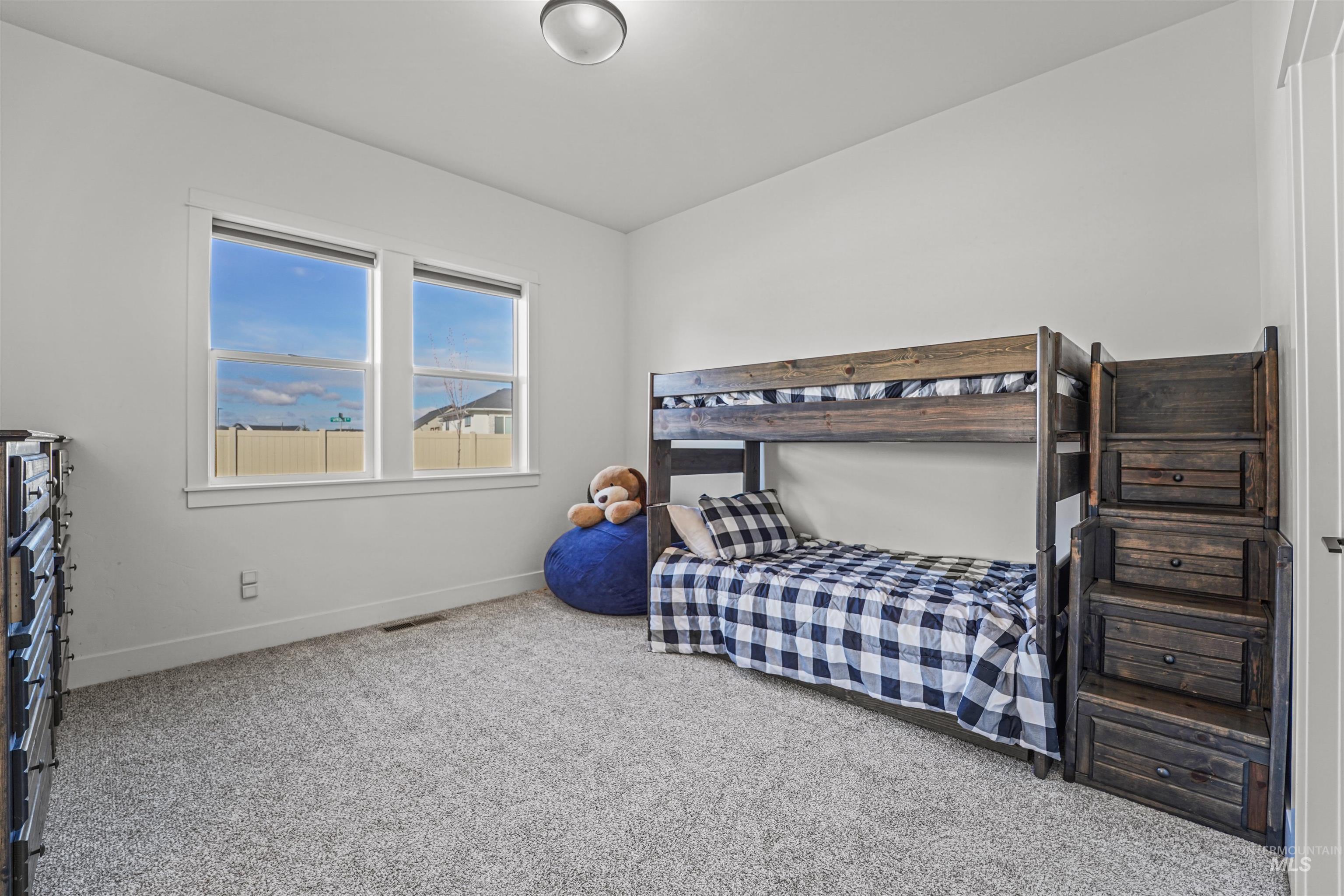 262 W Moray St
