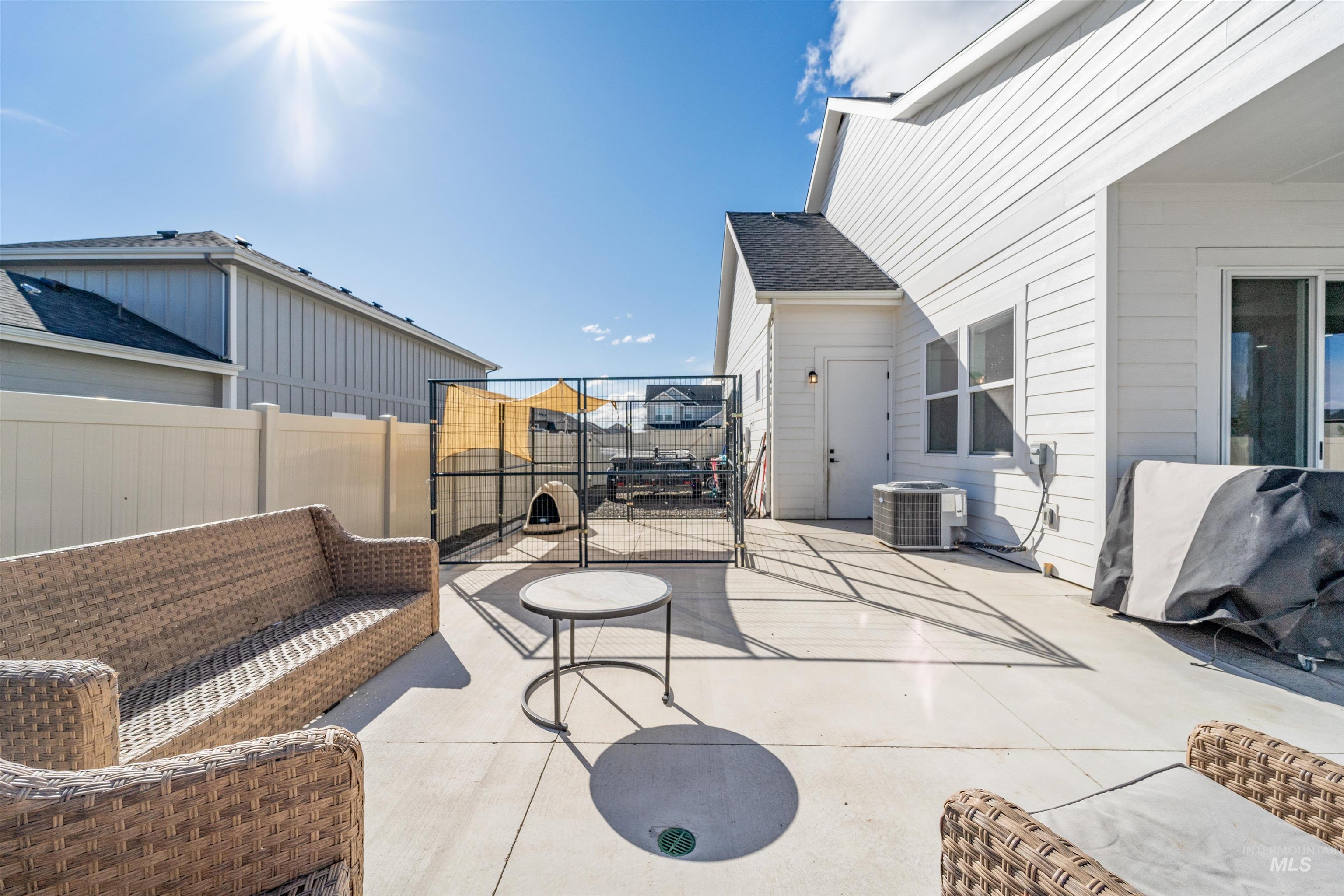262 W Moray St