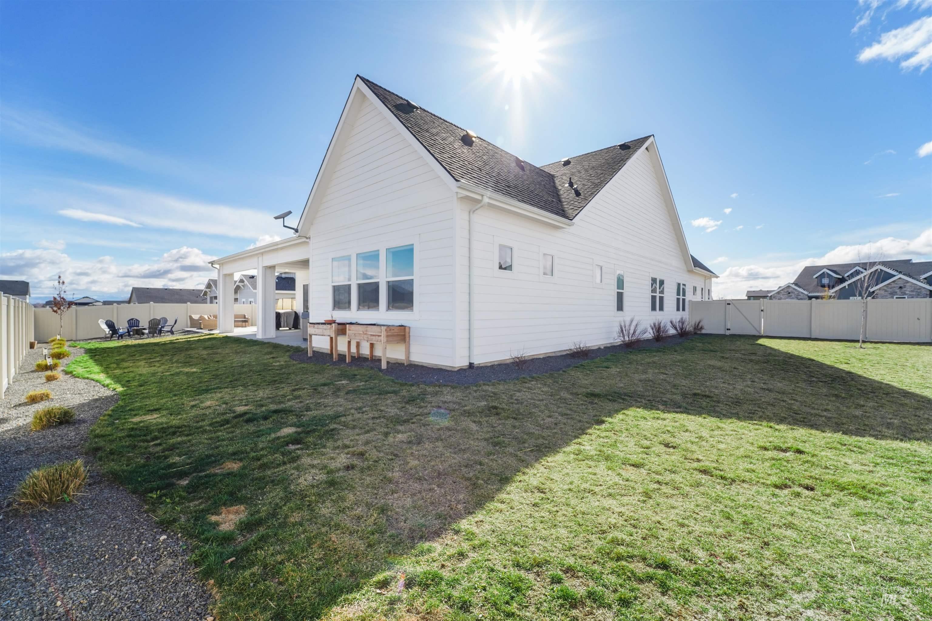 262 W Moray St