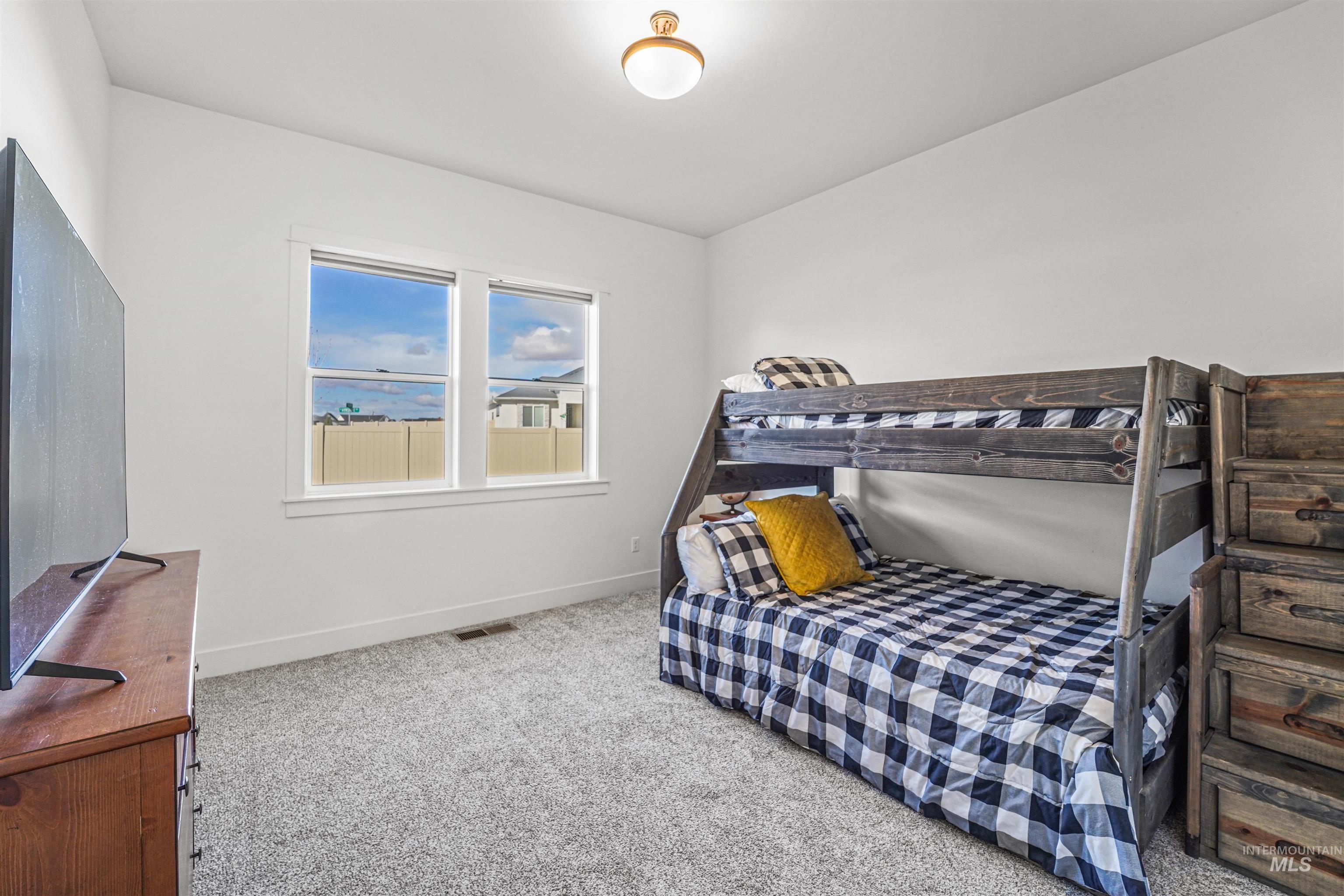 262 W Moray St