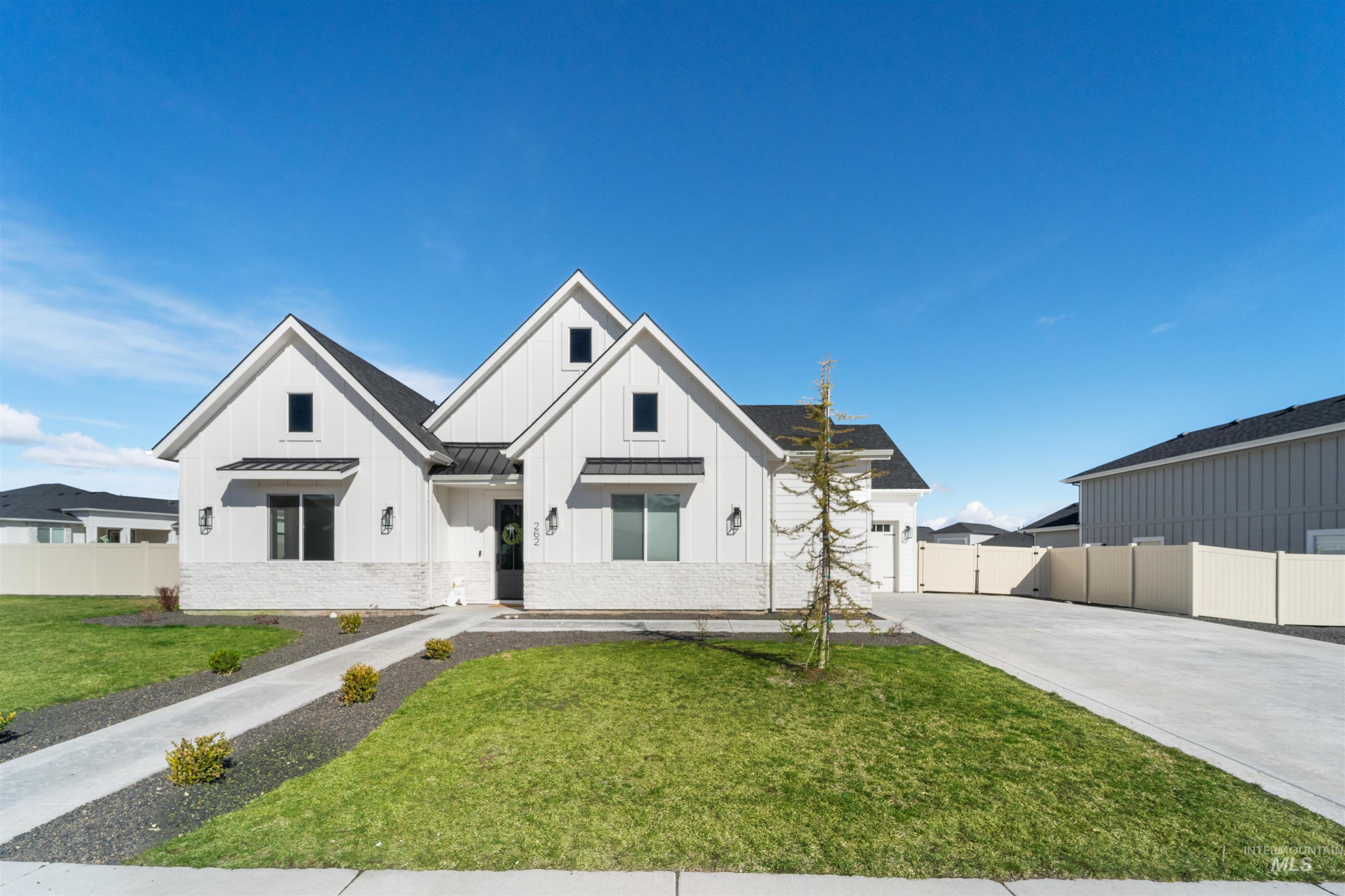 262 W Moray St
