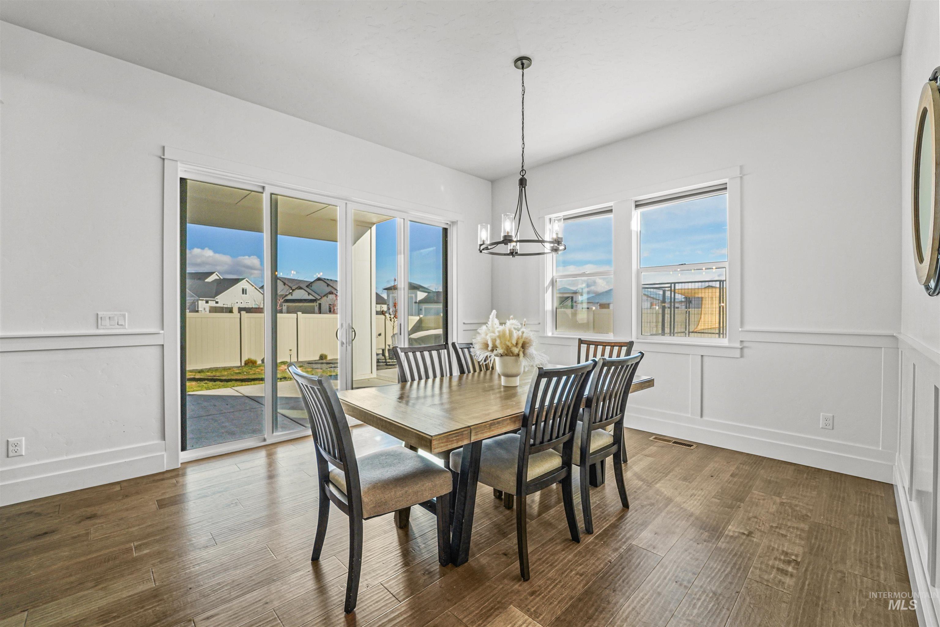 262 W Moray St