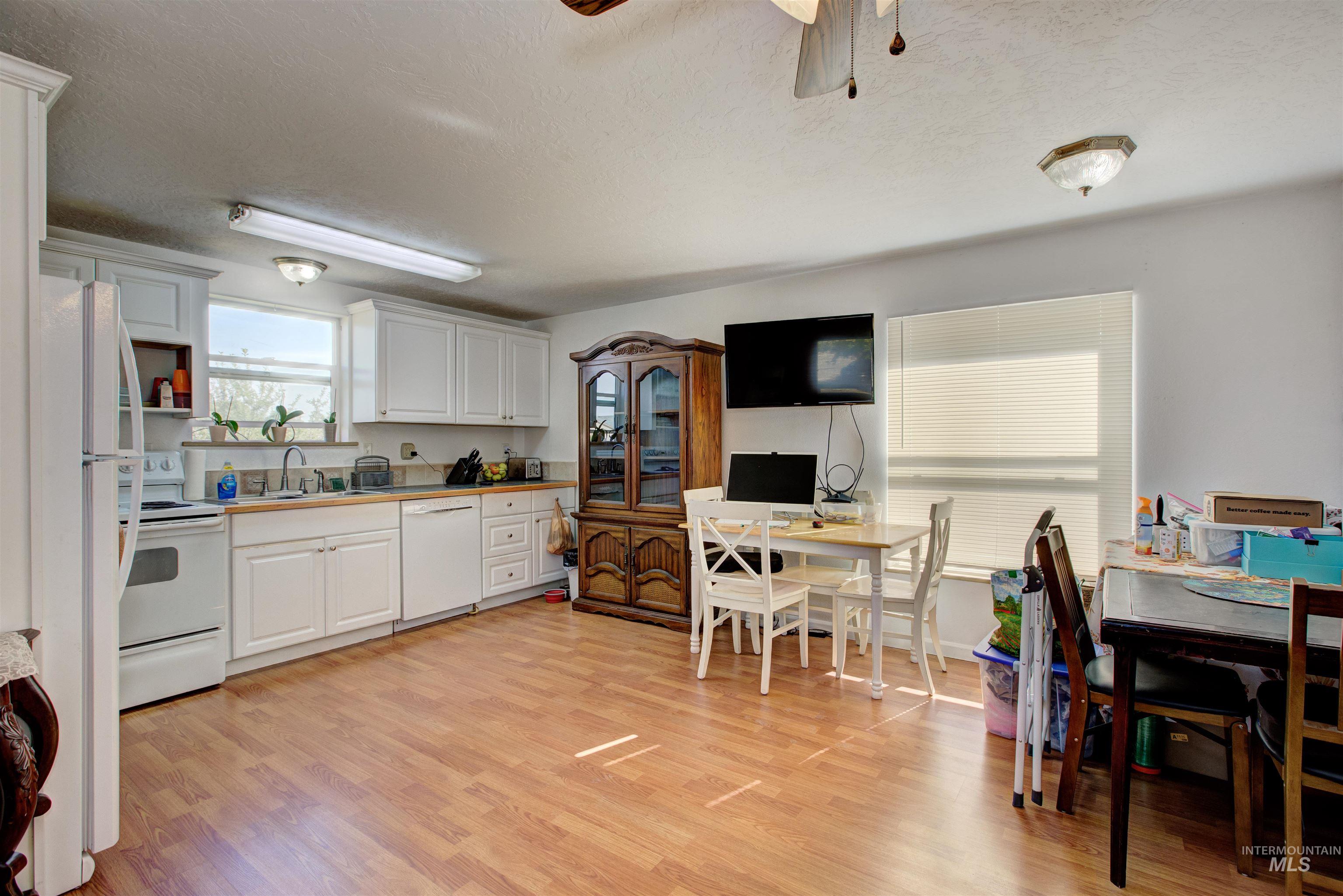 7687 Winter Horses Dr